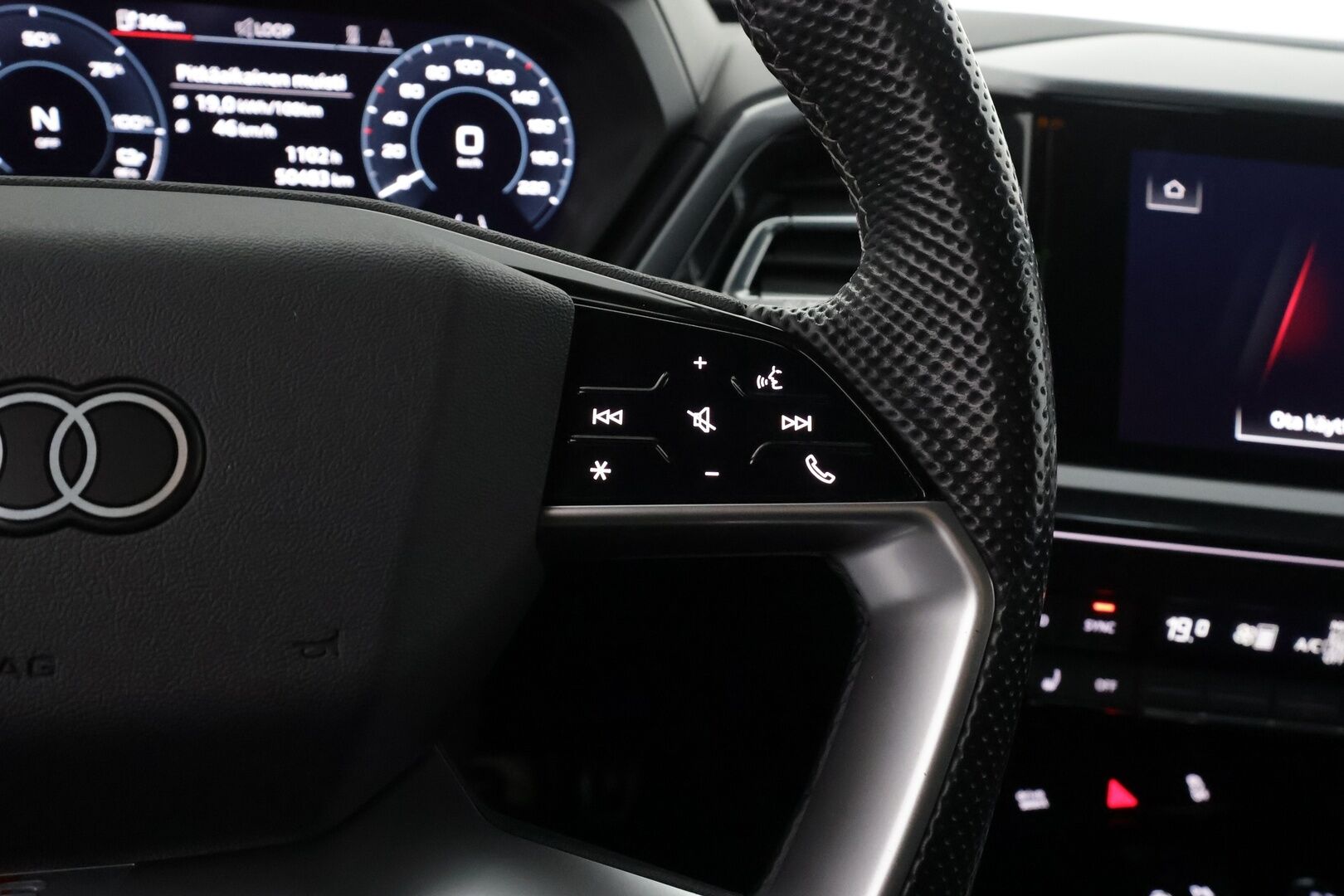 Audi Q4 e-tron 2022 Edition 40 e-tron - | ACC | ILP | Puolinahat | S-Line sisäpaketti | Sporttipenkit | P.kamera | Navi | Keyless | LED | Merkkihuollot | 1-om suomiauto | 2x renkaat aluin |
