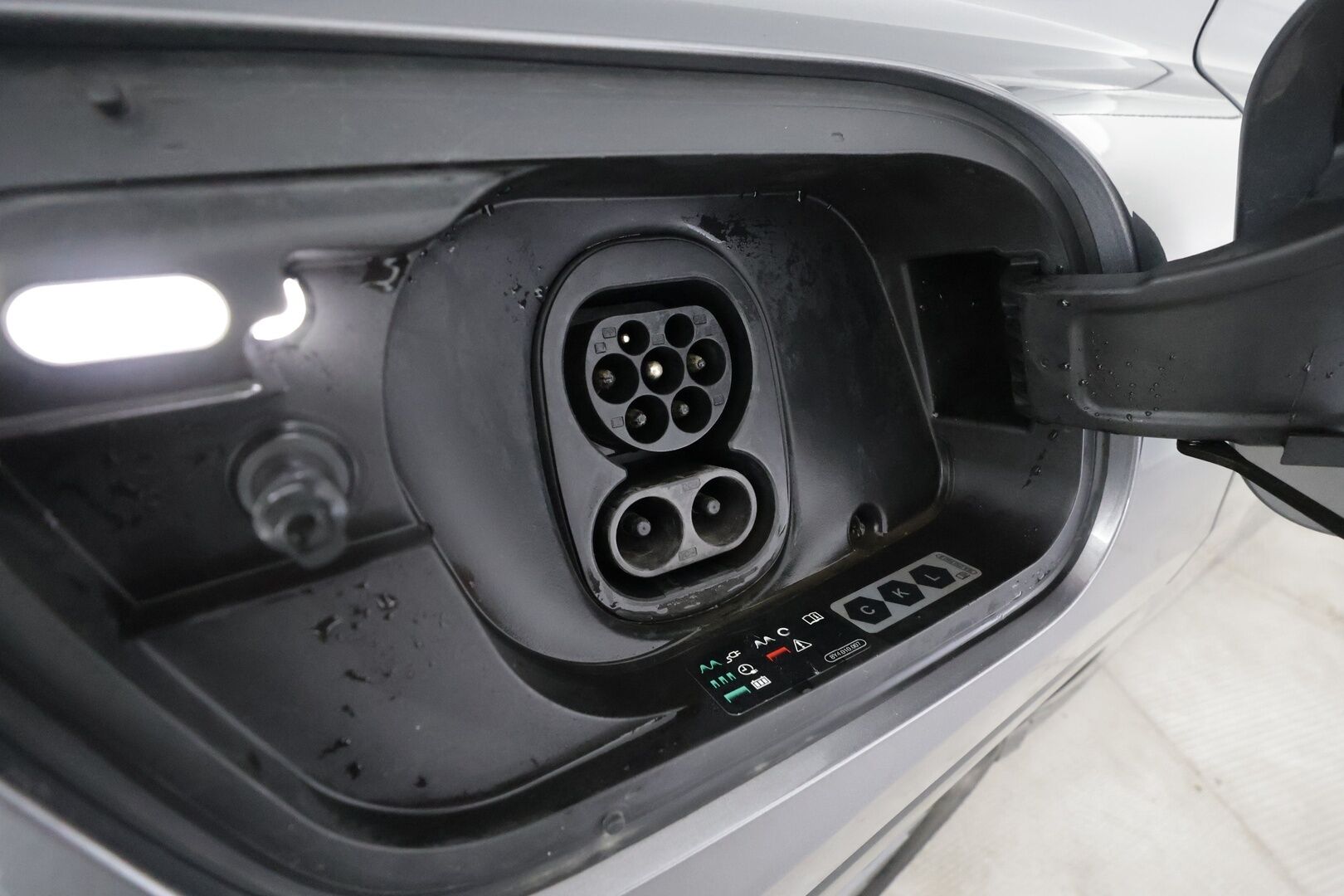 Audi Q4 e-tron 2022 Edition 40 e-tron - | ACC | ILP | Puolinahat | S-Line sisäpaketti | Sporttipenkit | P.kamera | Navi | Keyless | LED | Merkkihuollot | 1-om suomiauto | 2x renkaat aluin |