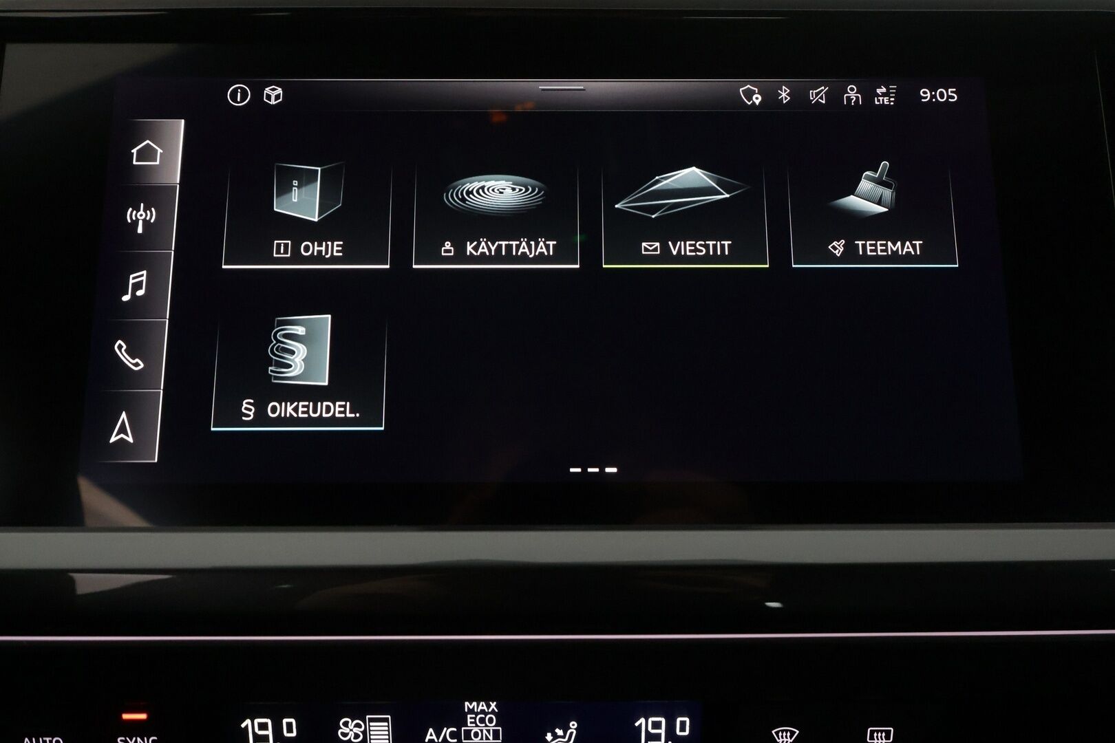Audi Q4 e-tron 2022 Edition 40 e-tron - | ACC | ILP | Puolinahat | S-Line sisäpaketti | Sporttipenkit | P.kamera | Navi | Keyless | LED | Merkkihuollot | 1-om suomiauto | 2x renkaat aluin |