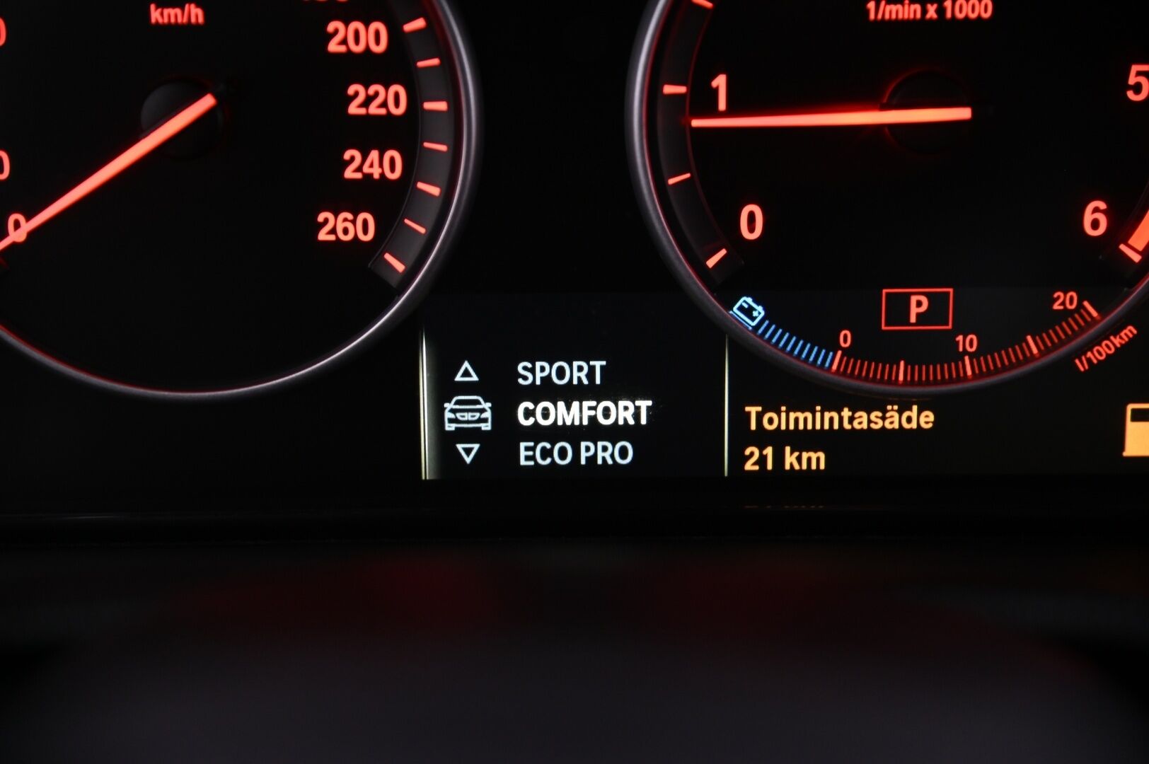 BMW X3 2016 F25 xDrive20d A Business *Harman Kardon / Prof Navi / M-sport ratti* - *Juuri tullut / siisti / täydellinen merkkihuoltohistoria*