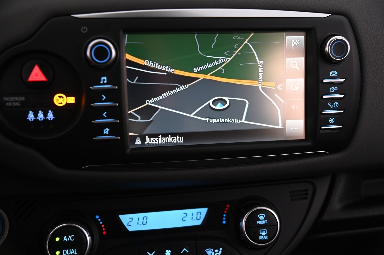 Toyota Yaris 2019 1,5 Hybrid Active 5ov *Kamera / Vakkari / Lohko+sisäpistoke / Navi / Suomiauto* - 2x Toyota alut / Merkkihuollettu / 2-omisteinen / Erikoisväri - HULLUT AVAJAISHULINAT KORKOTARJOUS 3,29 %