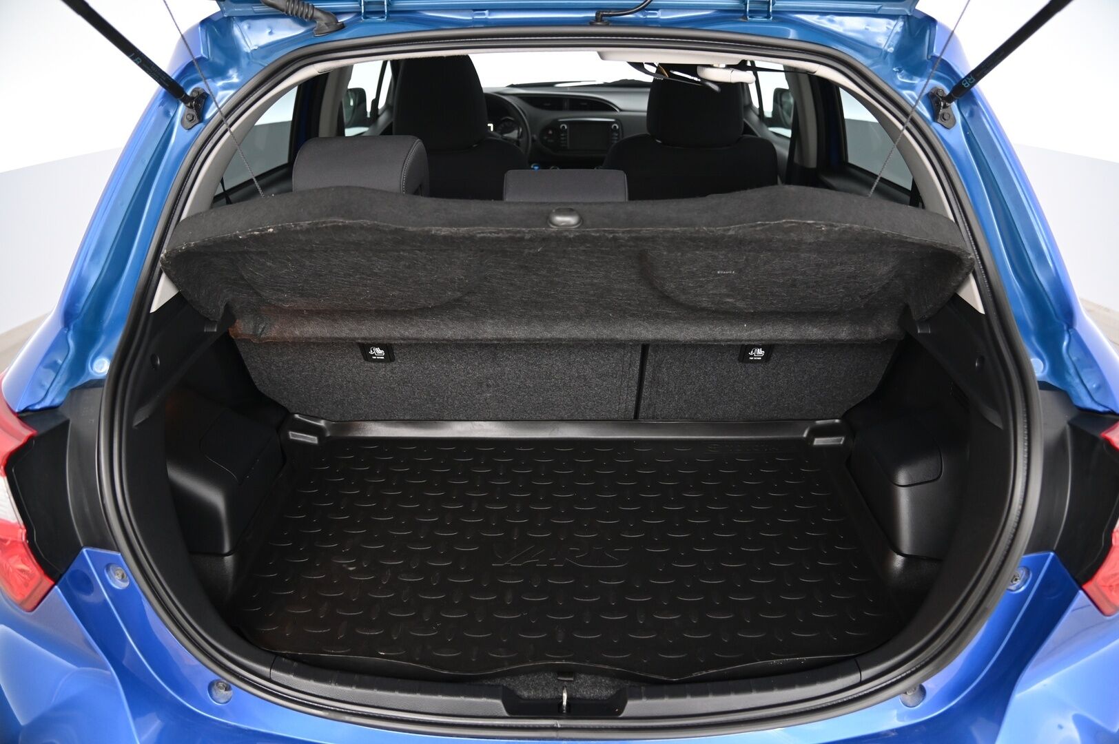 Toyota Yaris 2019 1,5 Hybrid Active 5ov *Kamera / Vakkari / Lohko+sisäpistoke / Navi / Suomiauto* - 2x Toyota alut / Merkkihuollettu / 2-omisteinen / Erikoisväri - HULLUT AVAJAISHULINAT KORKOTARJOUS 3,29 %