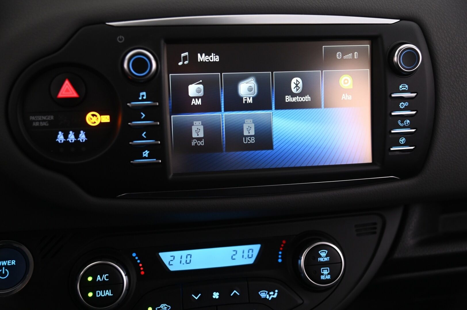 Toyota Yaris 2019 1,5 Hybrid Active 5ov *Kamera / Vakkari / Lohko+sisäpistoke / Navi / Suomiauto* - 2x Toyota alut / Merkkihuollettu / 2-omisteinen / Erikoisväri - HULLUT AVAJAISHULINAT KORKOTARJOUS 3,29 %