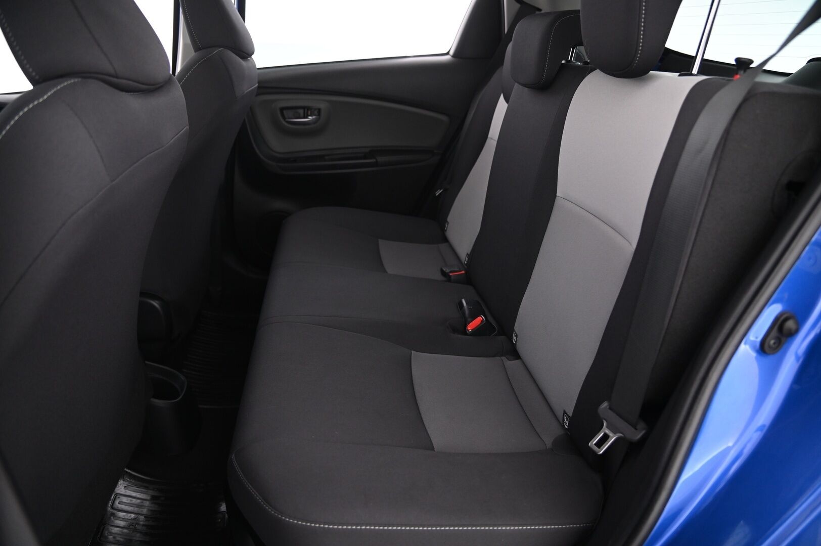 Toyota Yaris 2019 1,5 Hybrid Active 5ov *Kamera / Vakkari / Lohko+sisäpistoke / Navi / Suomiauto* - 2x Toyota alut / Merkkihuollettu / 2-omisteinen / Erikoisväri - HULLUT AVAJAISHULINAT KORKOTARJOUS 3,29 %