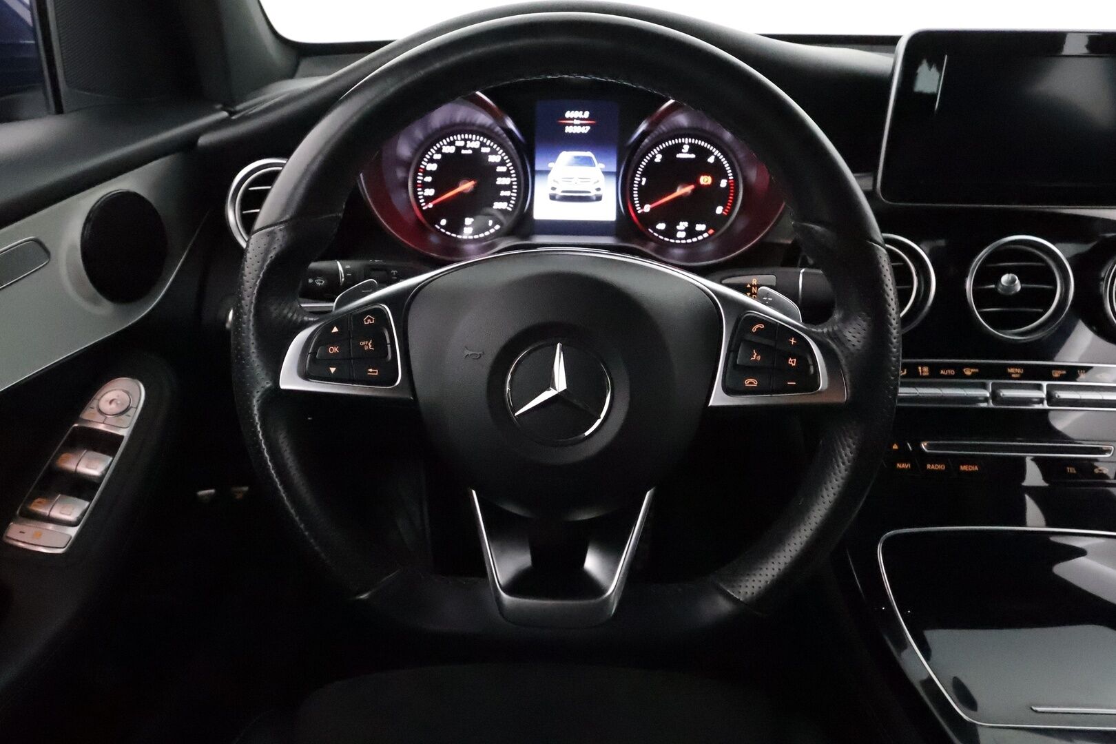 Mercedes-Benz GLC 2020 250 d 4Matic A Suomi Edition AMG **Adapt.vakkari / Webasto / ILS LED / P.kamera / Koukku / Nahka-Alcantara** - 3,99 % KORKOTARJOUS TÄHÄN AUTOON - 1.om Suomi-auto / Kahdet renkaat aluvanteilla