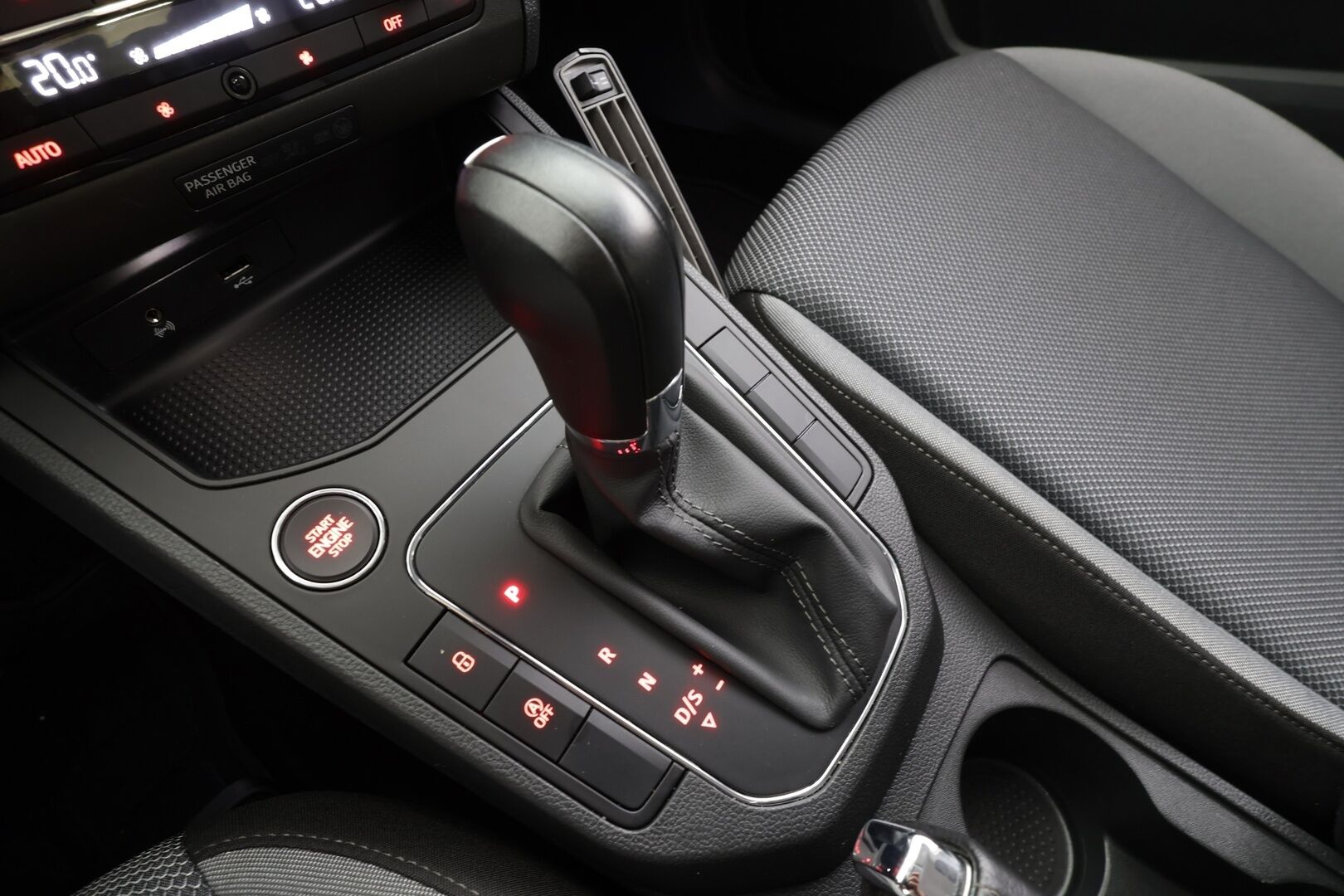 Seat Ibiza 2019 1,0 EcoTSI 115 Style DSG * 1.Om Suomi-auto / ACC / P.tutka / Lohkolämmitin / Bluetooth * - Kahdet renkaat aluvanteilla