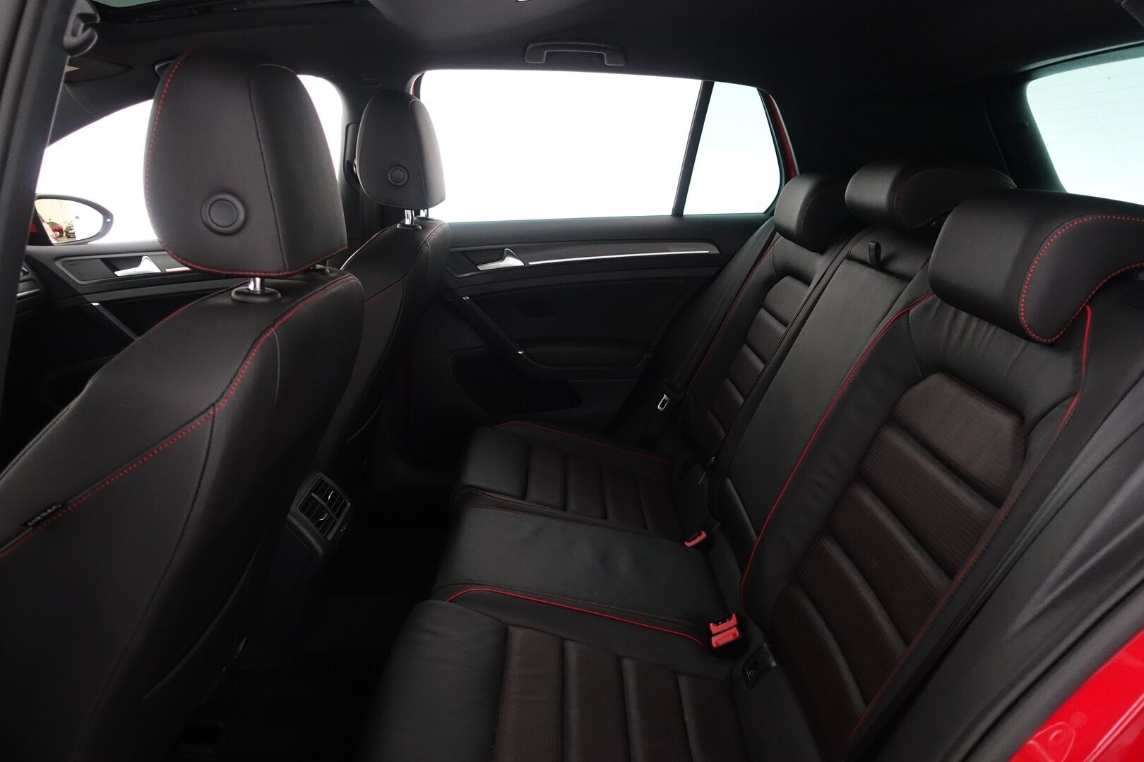 Volkswagen Golf 2019 GTI Performance 2,0 TSI 180 kW (245 hv) DSG-automaatti - | Nahkasisusta | Webasto | Panorama | ACC | Dynaudio | P. Kamera | Navi | Adapt. Valot | BLIS |