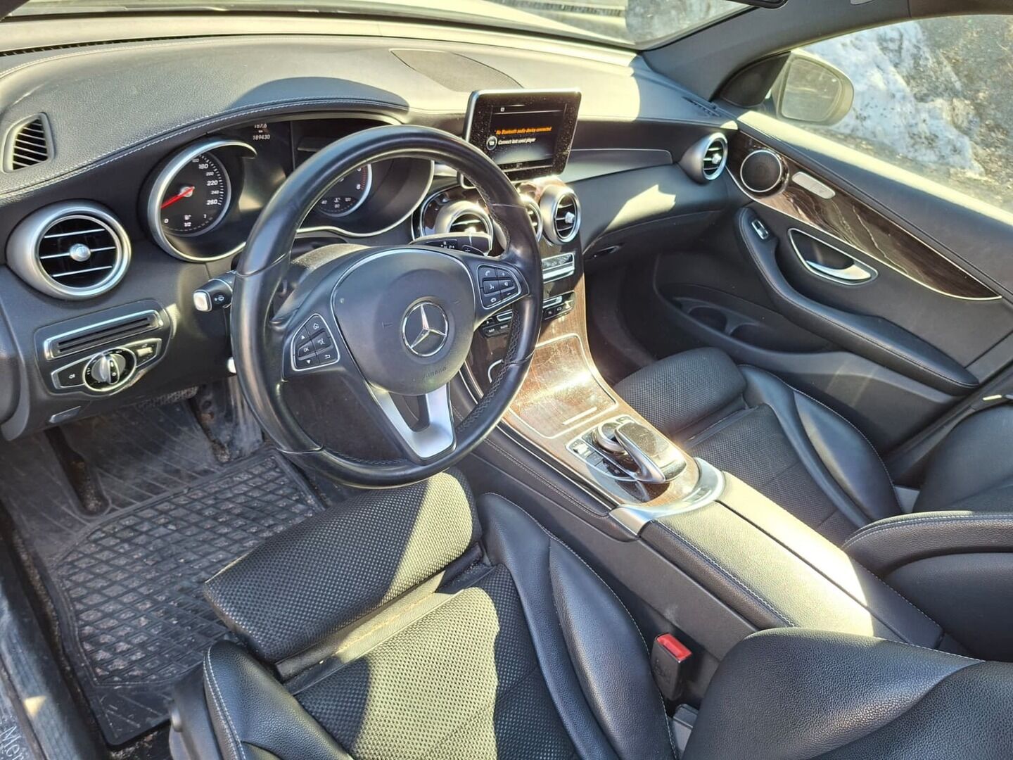 Mercedes-Benz GLC 2016 220 d 4Matic A Premium Business * Vakkari / Webasto / Panorama / ILS-LED / Koukku / Puolinahat / Sähköluukku * - Kahdet renkaat aluvanteilla - HULLUT AVAJAISHULINAT KORKOTARJOUS 3,29 %