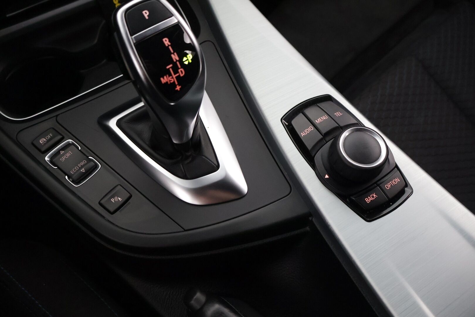 BMW 420 2015 F36 Gran Coupe 420i A Business M-sport *Sport-penkit / Sähkökontti / Ratinlämmitys / P-tutkat* - *Uudet nastat talveksi! / Lipat & Diffut / Rattivaihteet / Todella hieno yksilö!* - HULLUT JOULUT KORKOTARJOUS 2,49% 