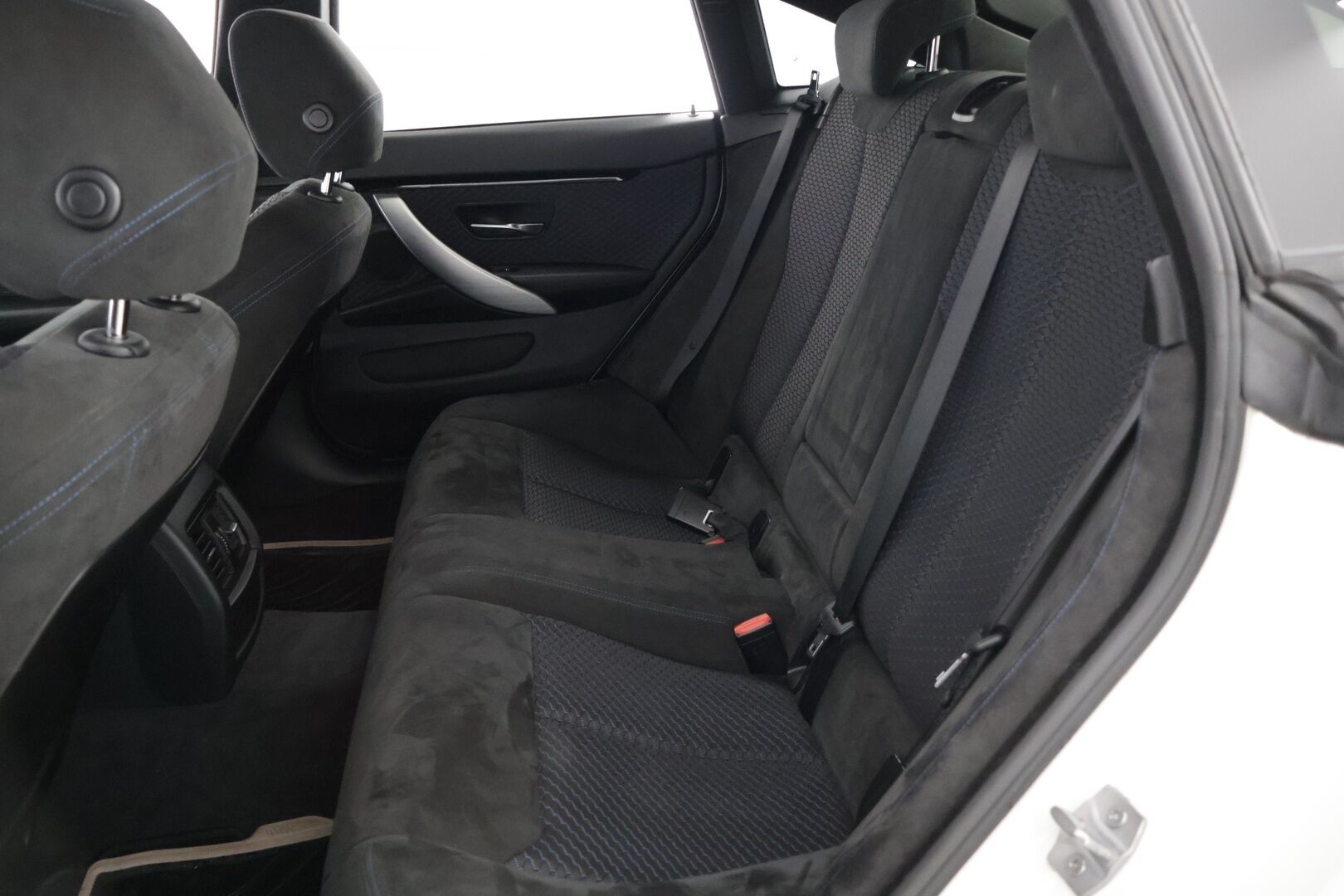 BMW 420 2015 F36 Gran Coupe 420i A Business M-sport // Sport-penkit / Sähkökontti / Ratinlämmitys / P-tutkat // - Katsastettu 7/2025