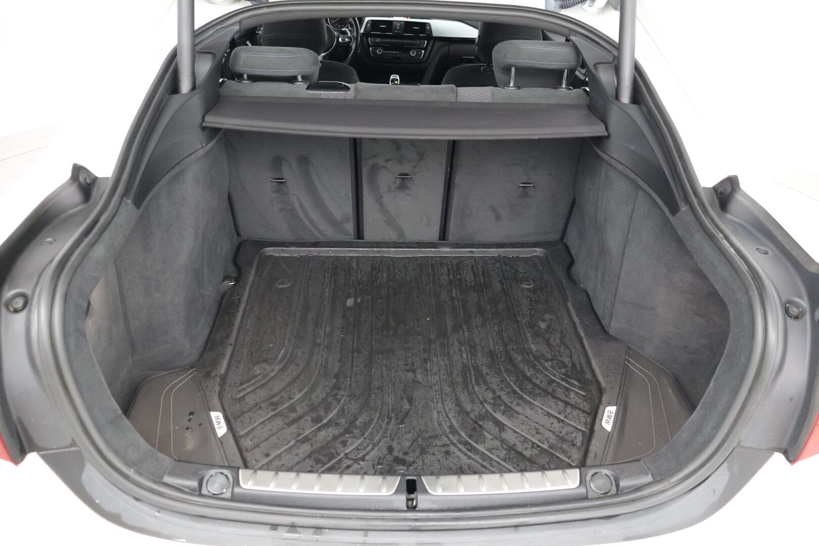 BMW 420 2015 F36 Gran Coupe 420i A Business M-sport *Sport-penkit / Sähkökontti / Ratinlämmitys / P-tutkat* - *Uudet nastat talveksi! / Lipat & Diffut / Rattivaihteet / Todella hieno yksilö!* - HULLUT JOULUT KORKOTARJOUS 2,49% 