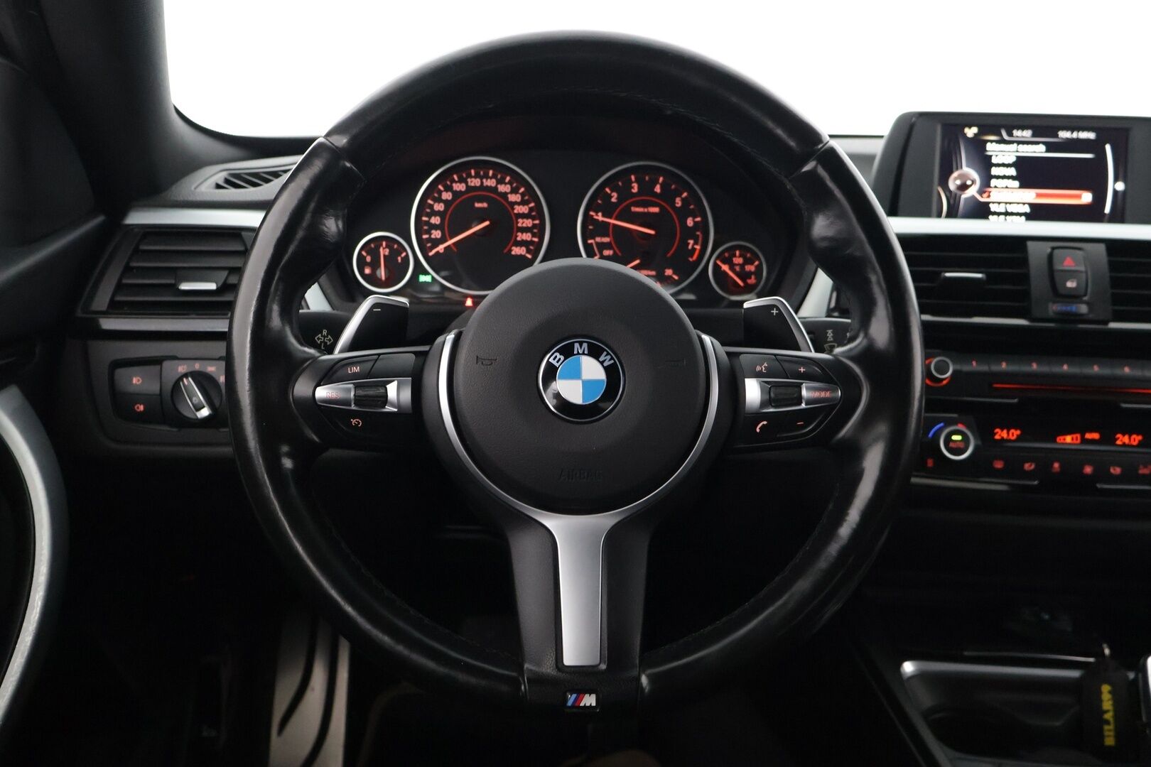 BMW 420 2015 F36 Gran Coupe 420i A Business M-sport // Sport-penkit / Sähkökontti / Ratinlämmitys / P-tutkat // - Katsastettu 7/2025