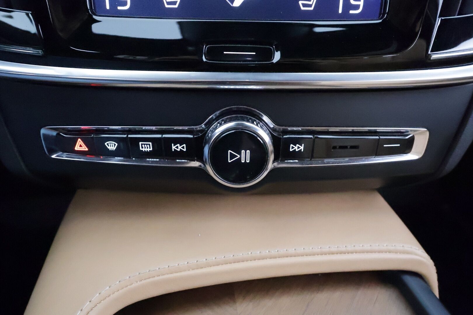 Volvo S90 2017 T6 AWD Business Inscription aut - Webasto | Koukku | ACC | 360 | Full-LED | Sportnahat Muistilla | Navi | Kaistavahti