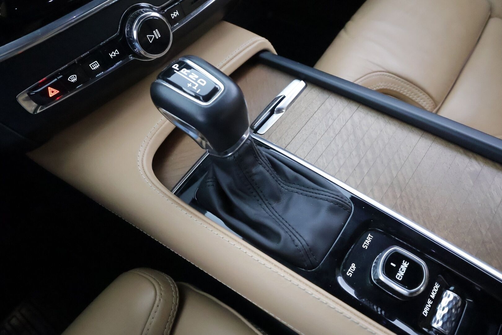 Volvo S90 2017 T6 AWD Business Inscription aut - Webasto | Koukku | ACC | 360 | Full-LED | Sportnahat Muistilla | Navi | Kaistavahti