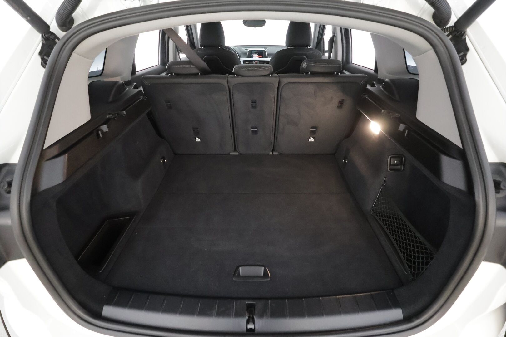 BMW X1 2019 F48 sDrive18i A Business Pro * Vakkari / P.tutka / Sporttipenkit / LED * - Suomi-auto / Kahdet Renkaat / Merkkihuollettu