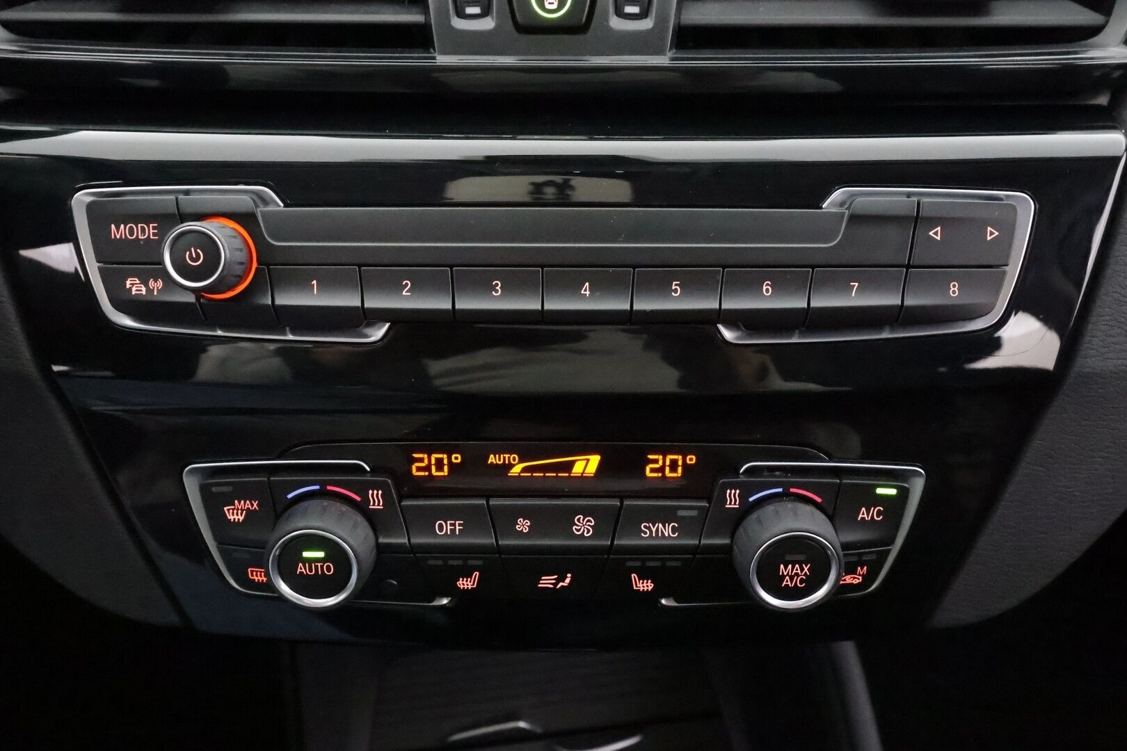 BMW X1 2019 F48 sDrive18i A Business Pro * Vakkari / P.tutka / Sporttipenkit / LED * - Suomi-auto / Kahdet Renkaat / Merkkihuollettu