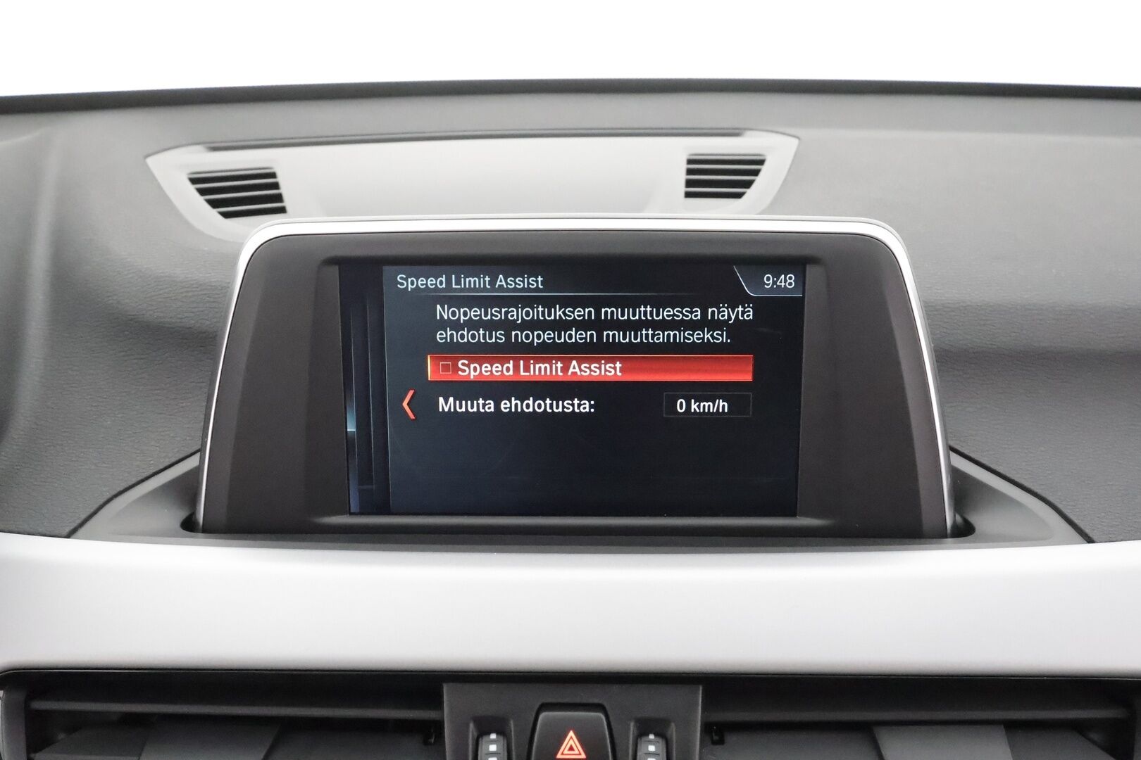 BMW X1 2019 F48 sDrive18i A Business Pro * Vakkari / P.tutka / Sporttipenkit / LED * - Suomi-auto / Kahdet Renkaat / Merkkihuollettu