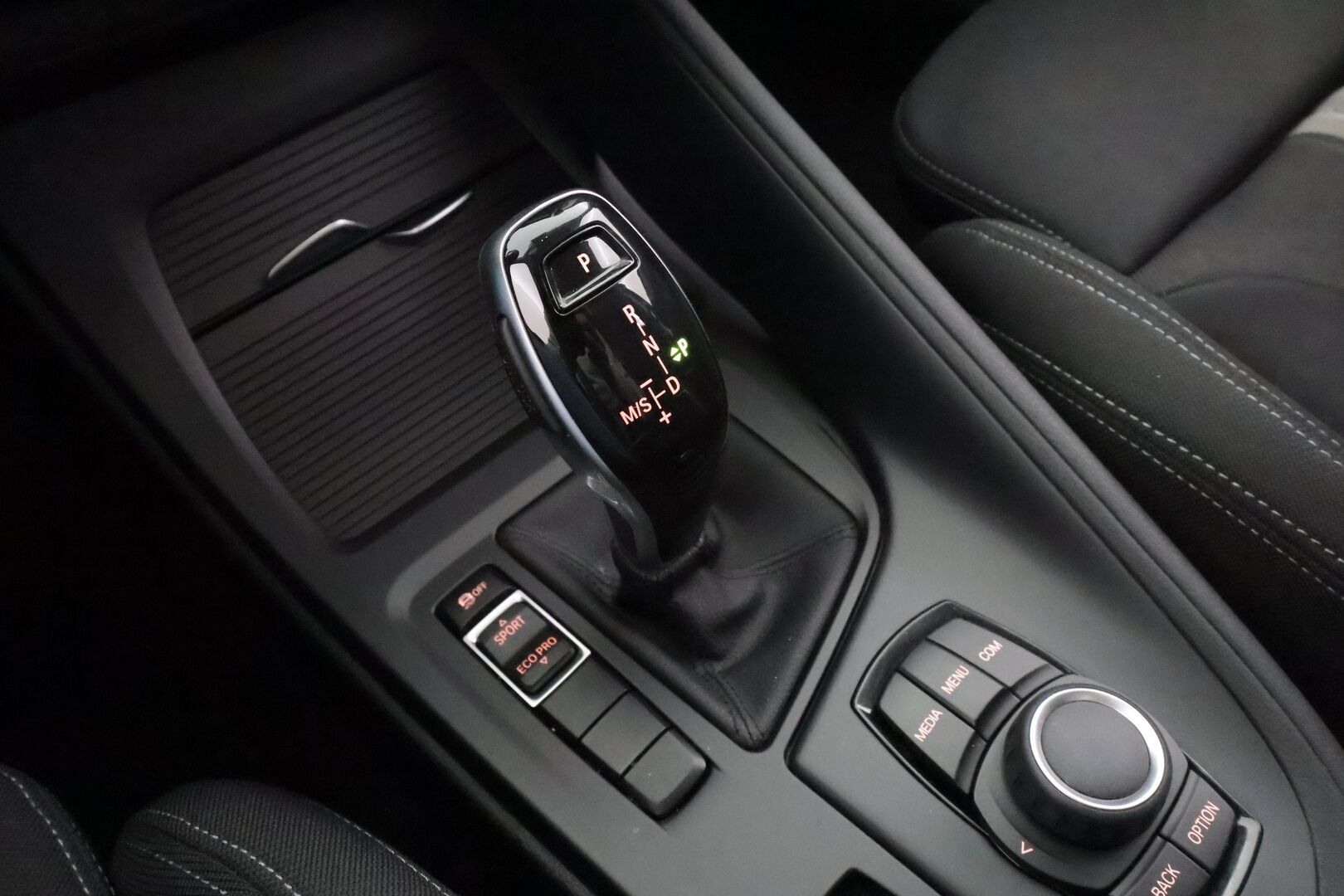 BMW X1 2019 F48 sDrive18i A Business Pro * Vakkari / P.tutka / Sporttipenkit / LED * - Suomi-auto / Kahdet Renkaat / Merkkihuollettu