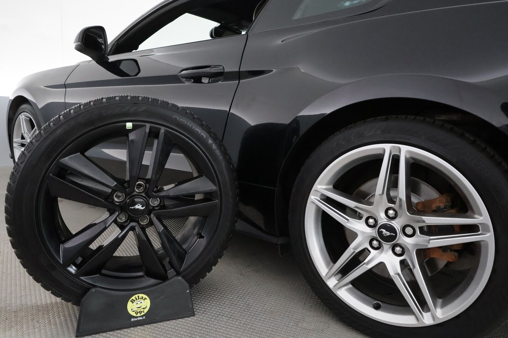 Ford Mustang 2019 2,3 EcoBoost 290hv A10 Fastback **B&O / Adapt.Vakkari / Digimittaristo / Xenon / P.kamera / Navi / Kaistavahti / Ilmastoidut Nahat** - Merkkihuollettu, kovilla varusteilla oleva, näyttävä Suomi-auto kaksilla renkailla ja vanteilla!