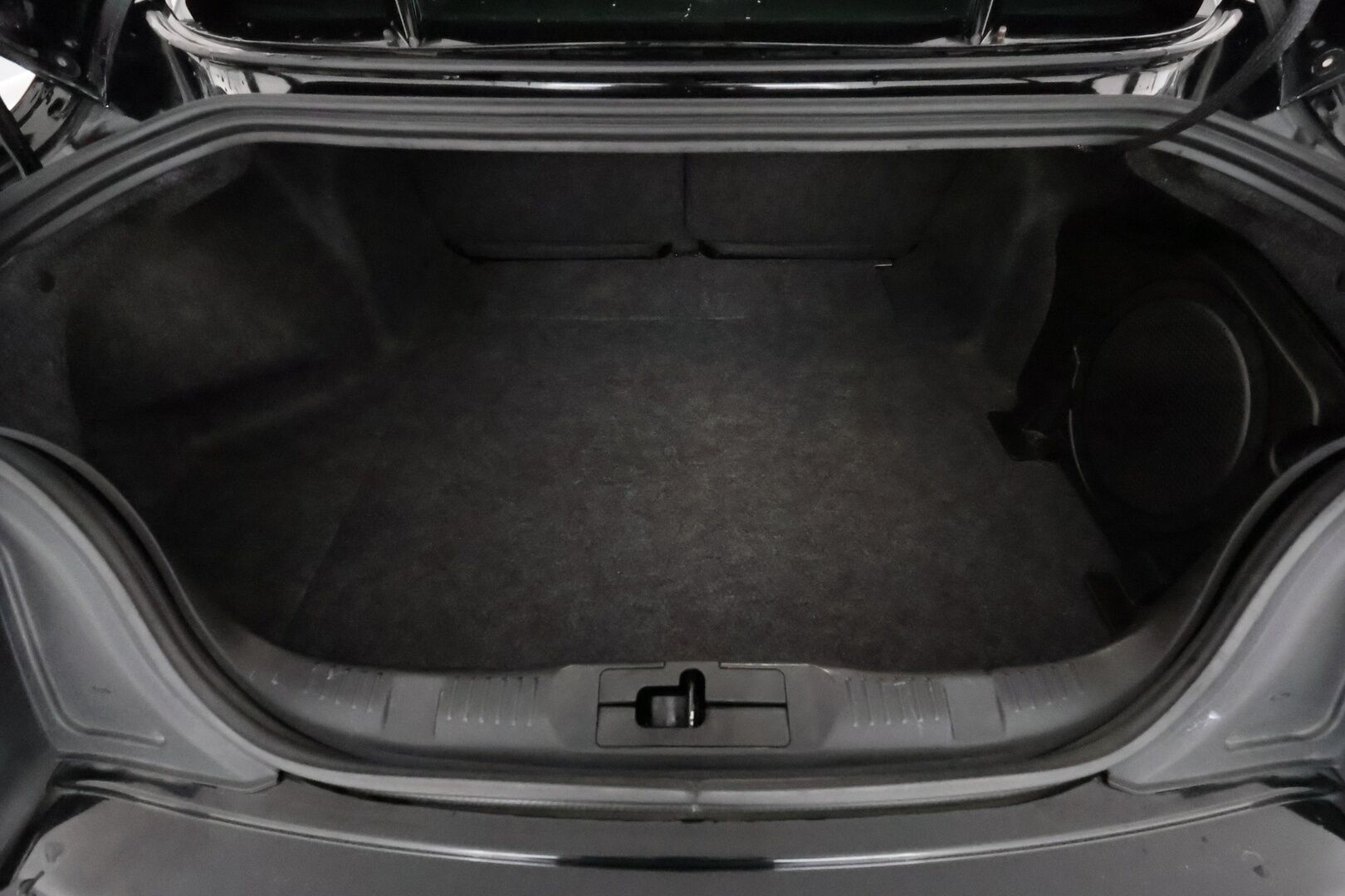 Ford Mustang 2019 2,3 EcoBoost 290hv A10 Fastback **B&O / Adapt.Vakkari / Digimittaristo / Xenon / P.kamera / Navi / Kaistavahti / Ilmastoidut Nahat** - Merkkihuollettu, kovilla varusteilla oleva, näyttävä Suomi-auto kaksilla renkailla ja vanteilla!