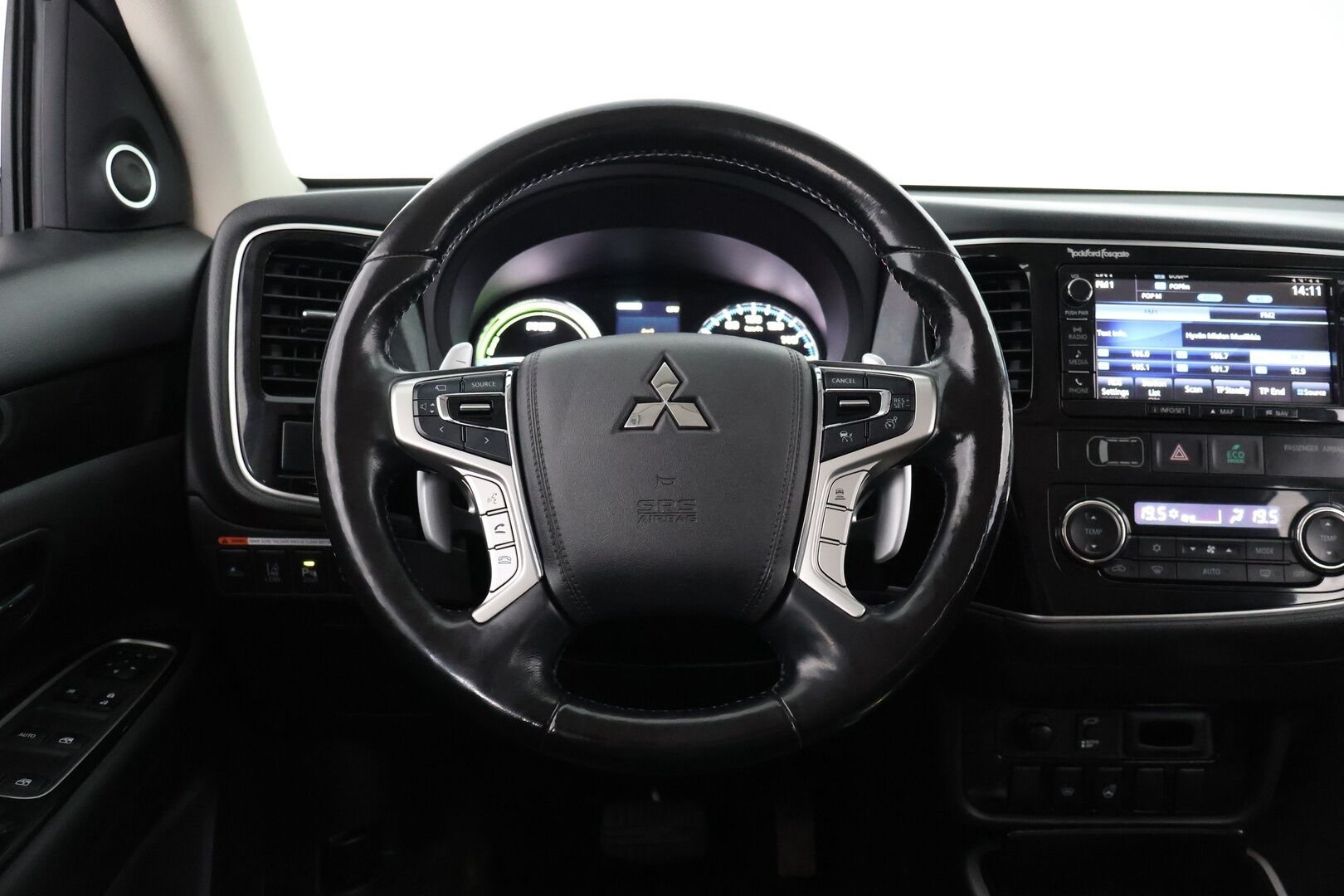 Mitsubishi OUTLANDER PHEV 2016 Instyle Navi 4WD 5p - | Adapt. vak | 360 | Vetokoukku | Rockford | Nahkaverhoilu