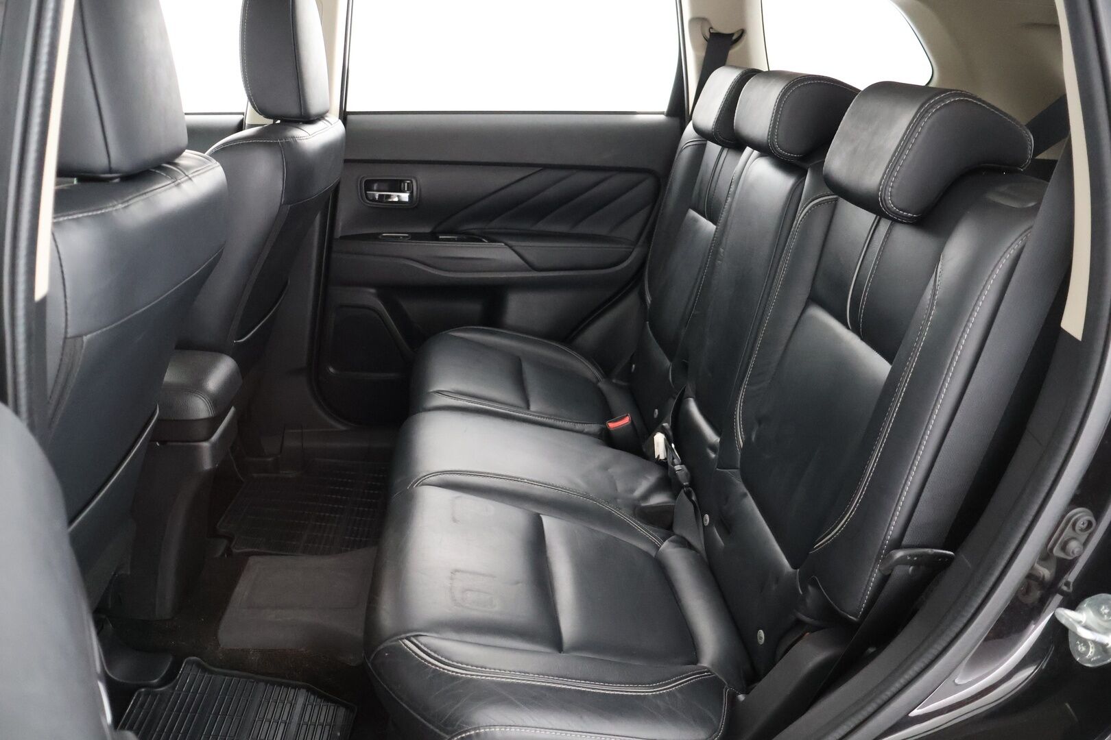 Mitsubishi OUTLANDER PHEV 2016 Instyle Navi 4WD 5p - | Adapt. vak | 360 | Vetokoukku | Rockford | Nahkaverhoilu