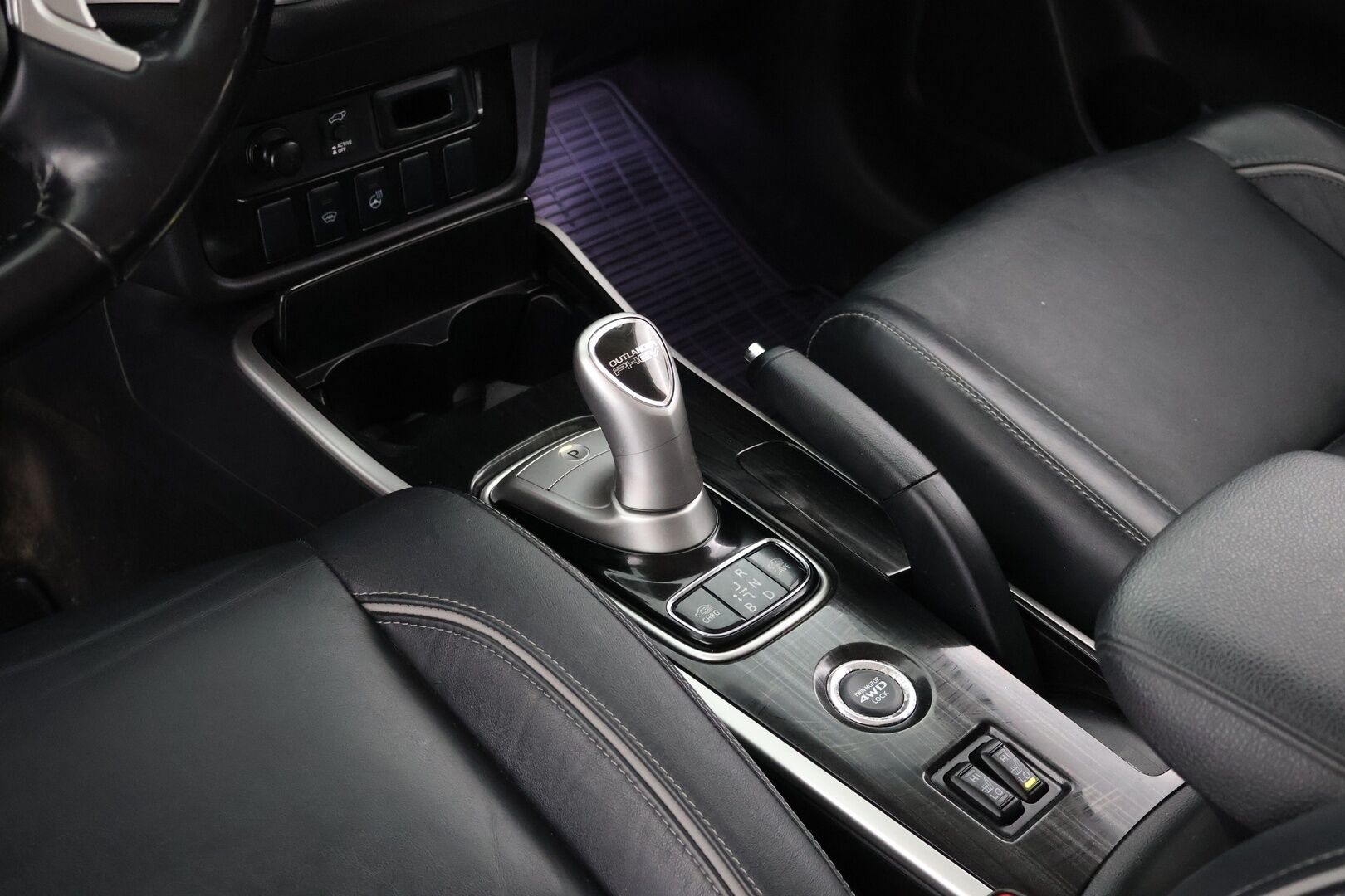 Mitsubishi OUTLANDER PHEV 2016 Instyle Navi 4WD 5p - | Adapt. vak | 360 | Vetokoukku | Rockford | Nahkaverhoilu