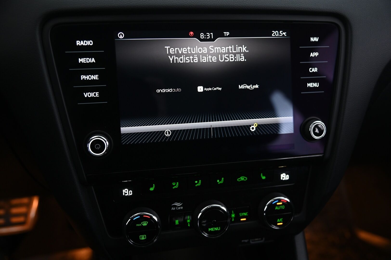 Skoda Octavia 2019 Combi 1,0 TSI Style BusinessLine DSG Autom. - 1.omisteinen | ACC | Webasto | Koukku | Blis | Suomi-auto | Smartlink | Avaimeton kulku | 2x renkaat & vanteet