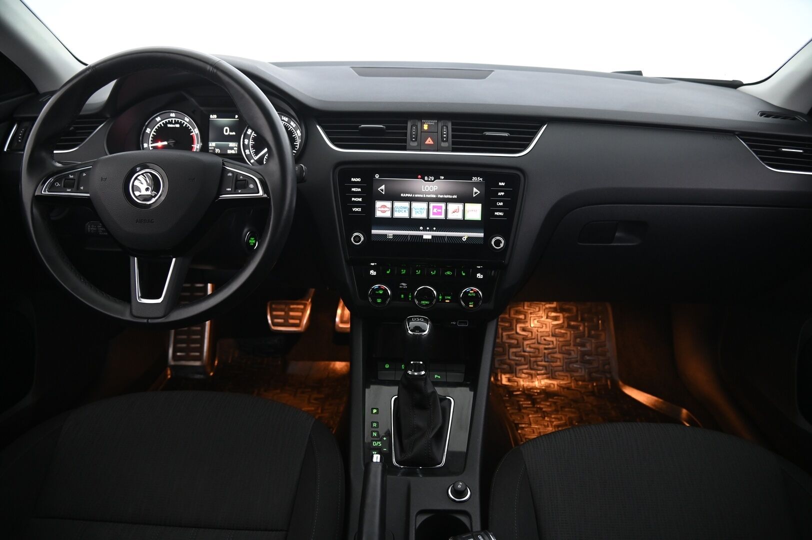 Skoda Octavia 2019 Combi 1,0 TSI Style BusinessLine DSG Autom. - 1.omisteinen | ACC | Webasto | Koukku | Blis | Suomi-auto | Smartlink | Avaimeton kulku | 2x renkaat & vanteet