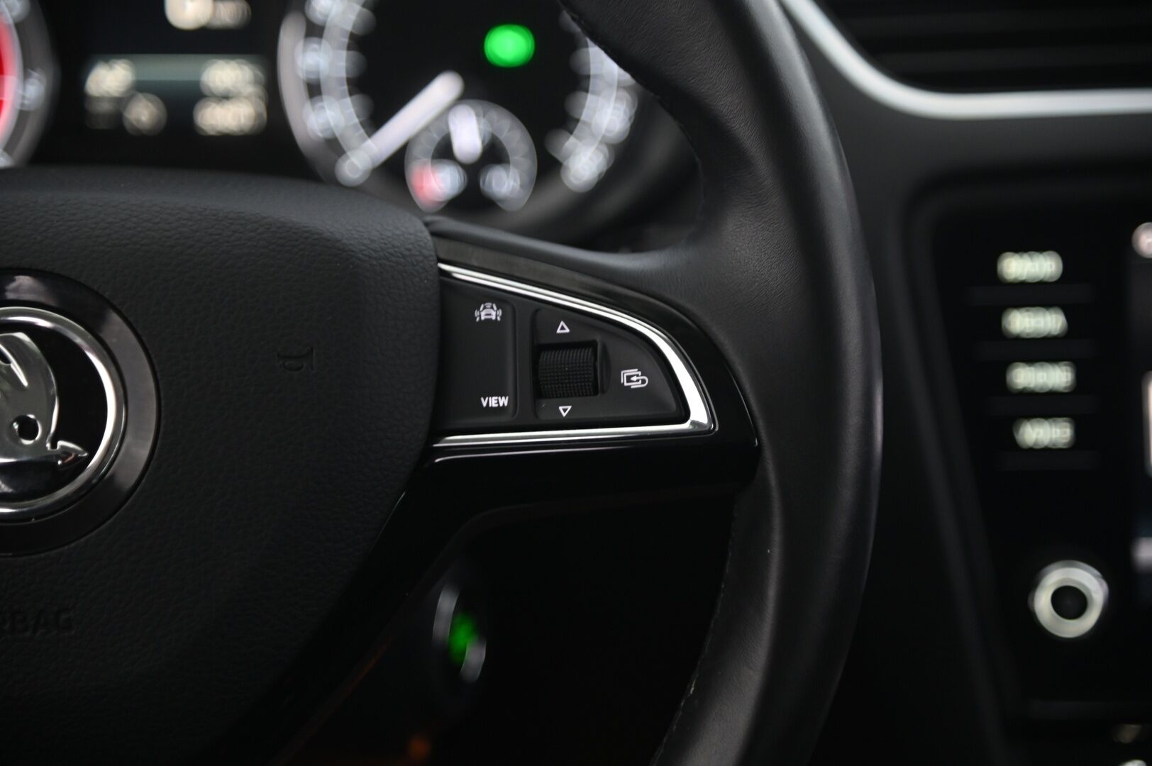 Skoda Octavia 2019 Combi 1,0 TSI Style BusinessLine DSG Autom. - 1.omisteinen | ACC | Webasto | Koukku | Blis | Suomi-auto | Smartlink | Avaimeton kulku | 2x renkaat & vanteet