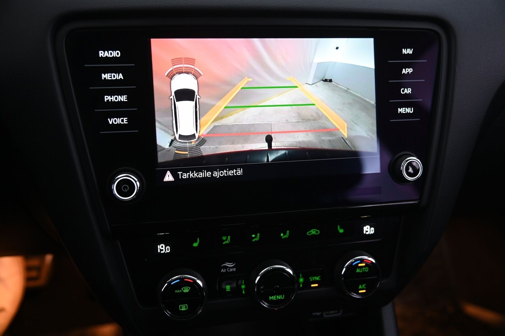 Skoda Octavia 2019 Combi 1,0 TSI Style BusinessLine DSG Autom. - 1.omisteinen | ACC | Webasto | Koukku | Blis | Suomi-auto | Smartlink | Avaimeton kulku | 2x renkaat & vanteet