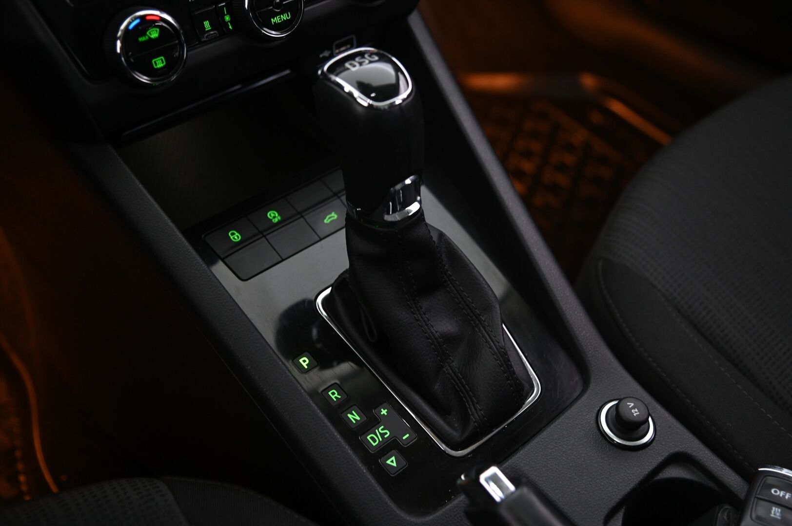 Skoda Octavia 2019 Combi 1,0 TSI Style BusinessLine DSG Autom. - 1.omisteinen | ACC | Webasto | Koukku | Blis | Suomi-auto | Smartlink | Avaimeton kulku | 2x renkaat & vanteet