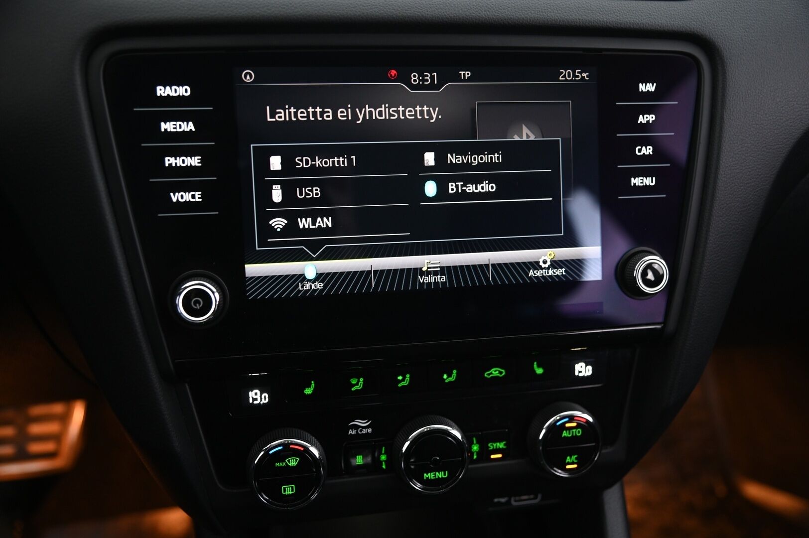 Skoda Octavia 2019 Combi 1,0 TSI Style BusinessLine DSG Autom. - 1.omisteinen | ACC | Webasto | Koukku | Blis | Suomi-auto | Smartlink | Avaimeton kulku | 2x renkaat & vanteet