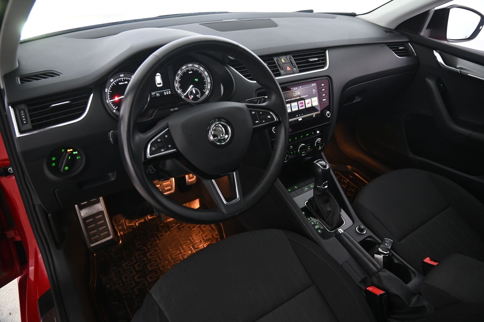 Skoda Octavia 2019 Combi 1,0 TSI Style BusinessLine DSG Autom. - 1.omisteinen | ACC | Webasto | Koukku | Blis | Suomi-auto | Smartlink | Avaimeton kulku | 2x renkaat & vanteet