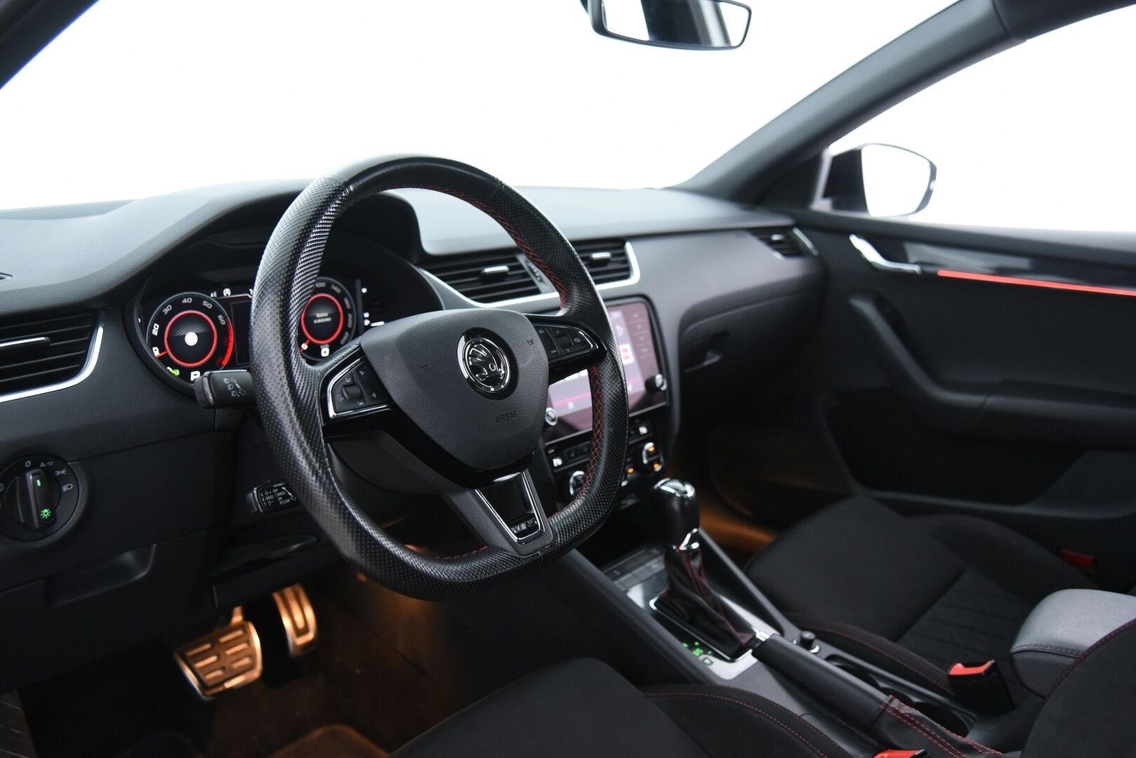 Skoda Octavia 2019 2,0 TSI RS BusinessLine DSG Autom. - Webasto / Digimittaristo / Adapt.vak / Led / Winter-paketti / Blis / 