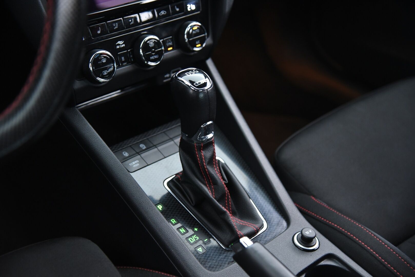 Skoda Octavia 2019 2,0 TSI RS BusinessLine DSG Autom. - Webasto / Digimittaristo / Adapt.vak / Led / Winter-paketti / Blis / 
