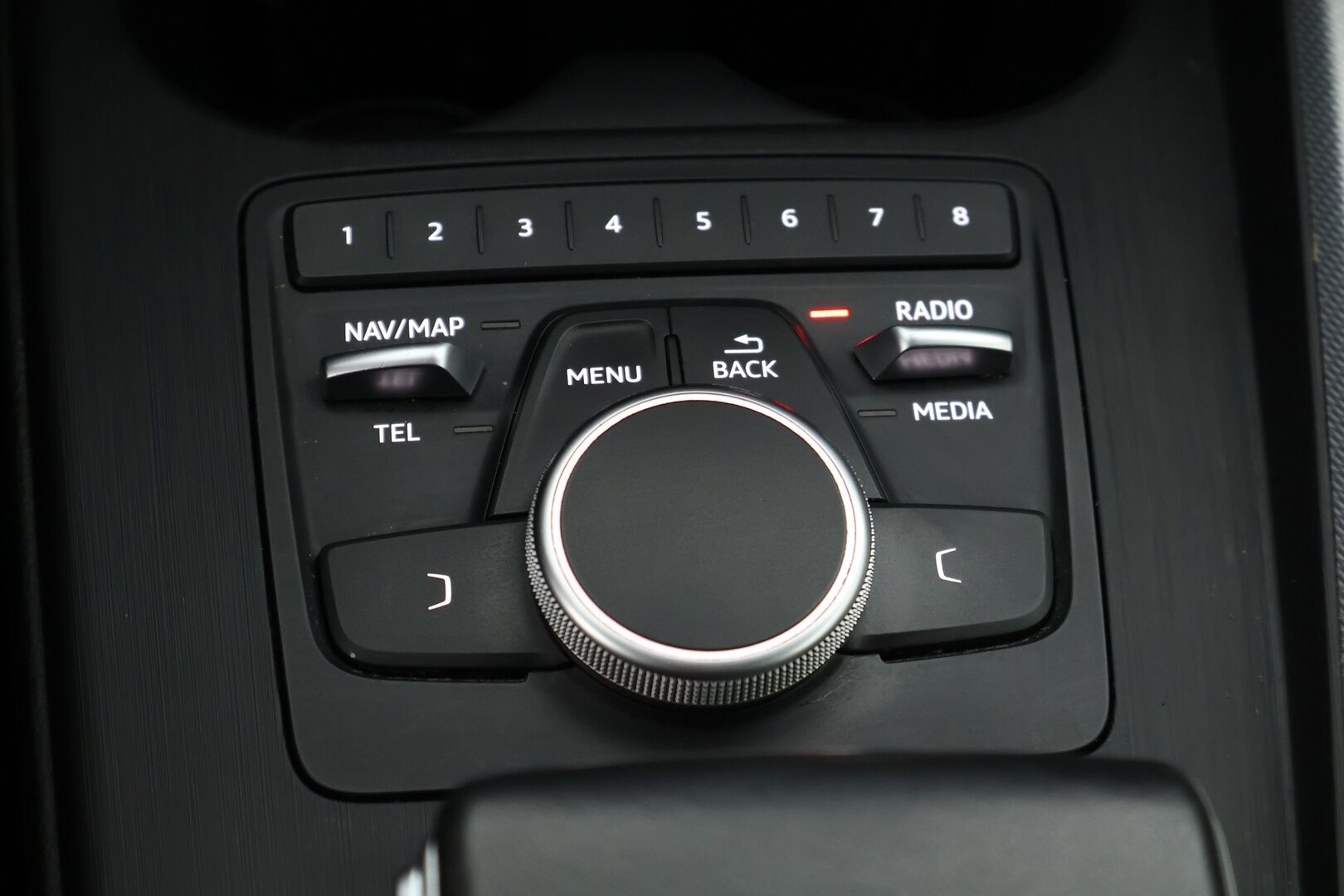 Audi A4 2019 Sedan Business Sport Comfort Edition 40 TDI 140 kW quattro S tronic  * Webasto / Ruskea nahkasisusta / P. Tutkat / Vakionopeudensäädin / LED * - Jakohihna vaihdettu 2/25 / Kahdet renkaat alumiinivanteilla / Suomi-auto 