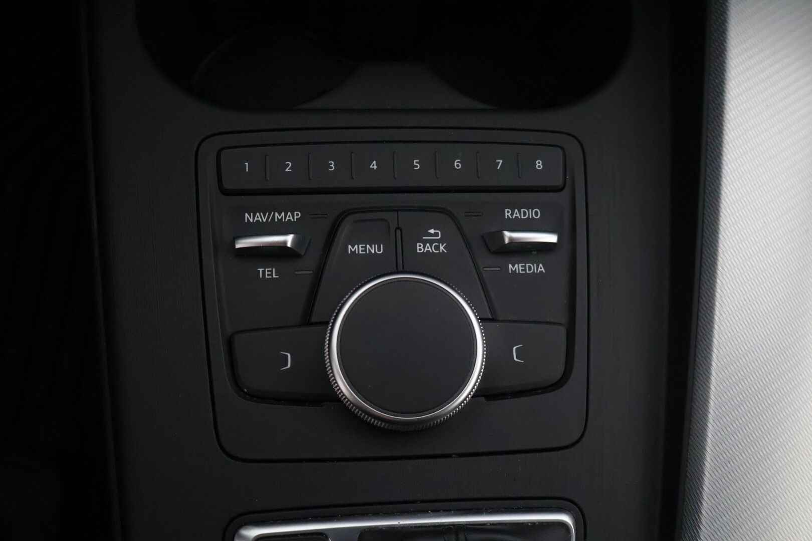 Audi A4 2019 Sedan Business Sport Comfort Edition 40 TDI 140 kW quattro S tronic  * Webasto / Ruskea nahkasisusta / P. Tutkat / Vakionopeudensäädin / LED * - Jakohihna vaihdettu 2/25 / Kahdet renkaat alumiinivanteilla / Suomi-auto 