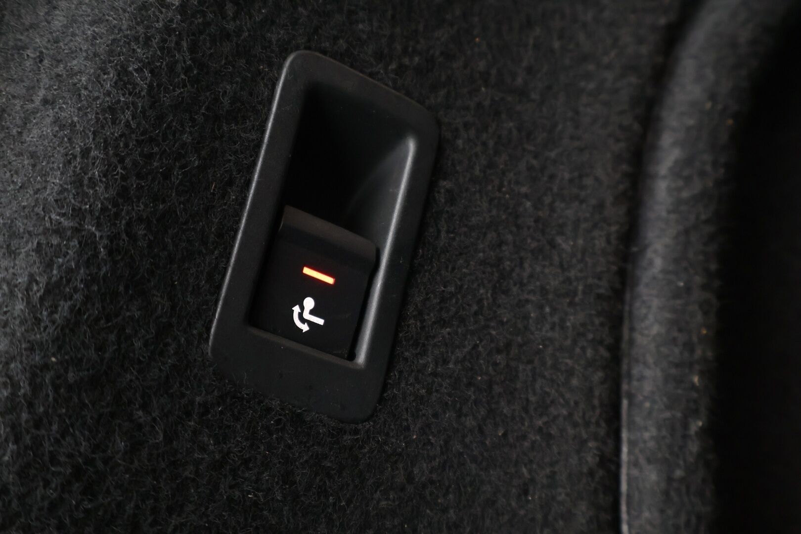 Audi A4 2019 Sedan Business Sport Comfort Edition 40 TDI 140 kW quattro S tronic  * Webasto / Ruskea nahkasisusta / P. Tutkat / Vakionopeudensäädin / LED * - Jakohihna vaihdettu 2/25 / Kahdet renkaat alumiinivanteilla / Suomi-auto 