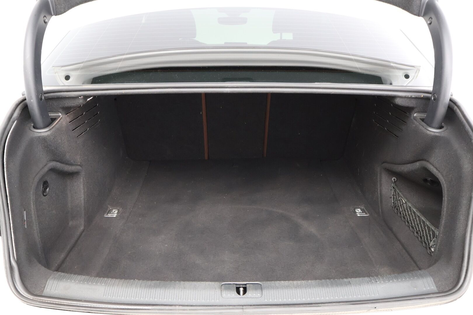 Audi A4 2019 Sedan Business Sport Comfort Edition 40 TDI 140 kW quattro S tronic  * Webasto / Ruskea nahkasisusta / P. Tutkat / Vakionopeudensäädin / LED * - Jakohihna vaihdettu 2/25 / Kahdet renkaat alumiinivanteilla / Suomi-auto 