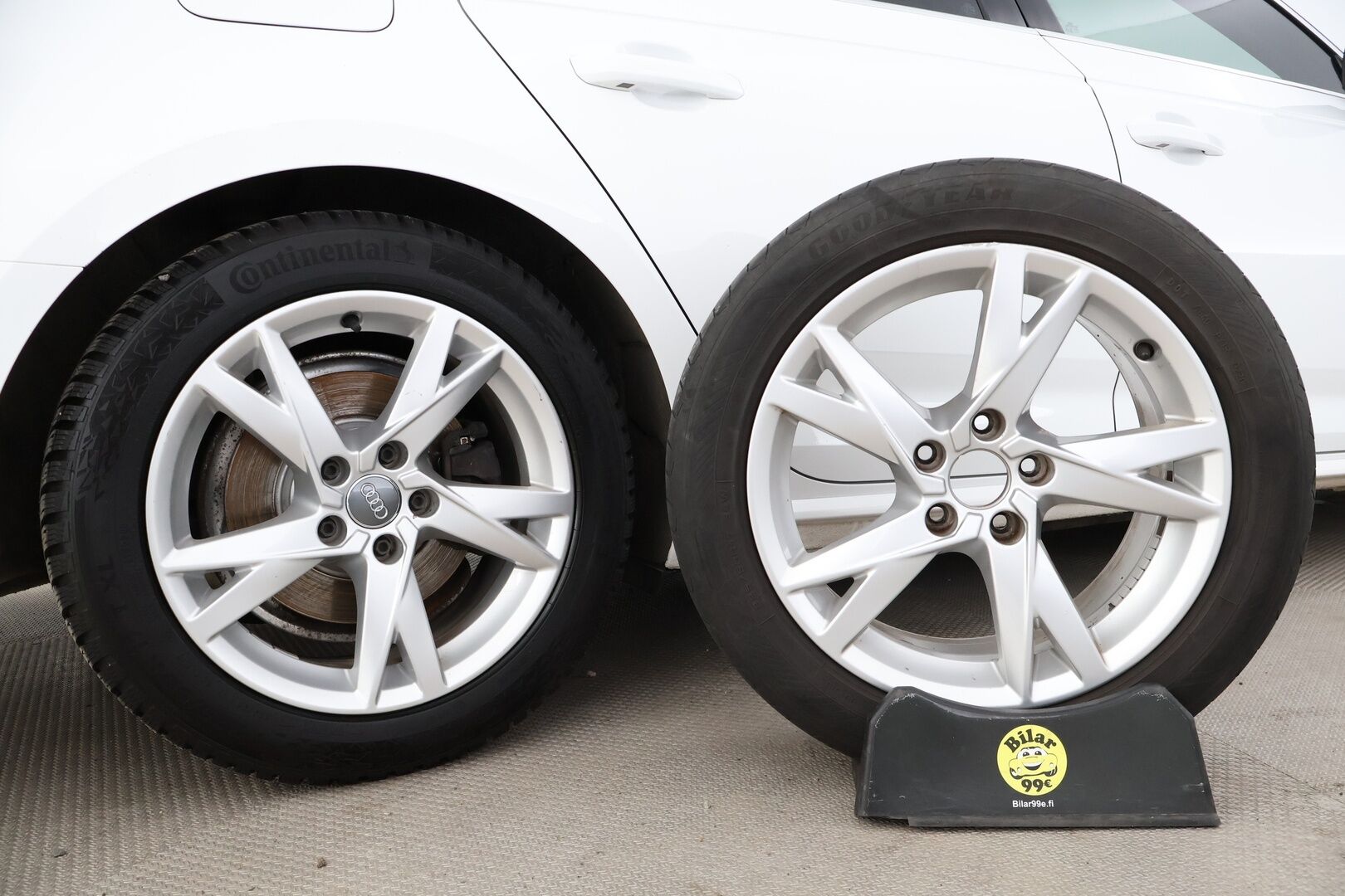 Audi A4 2019 Sedan Business Sport Comfort Edition 40 TDI 140 kW quattro S tronic  * Webasto / Ruskea nahkasisusta / P. Tutkat / Vakionopeudensäädin / LED * - Jakohihna vaihdettu 2/25 / Kahdet renkaat alumiinivanteilla / Suomi-auto 