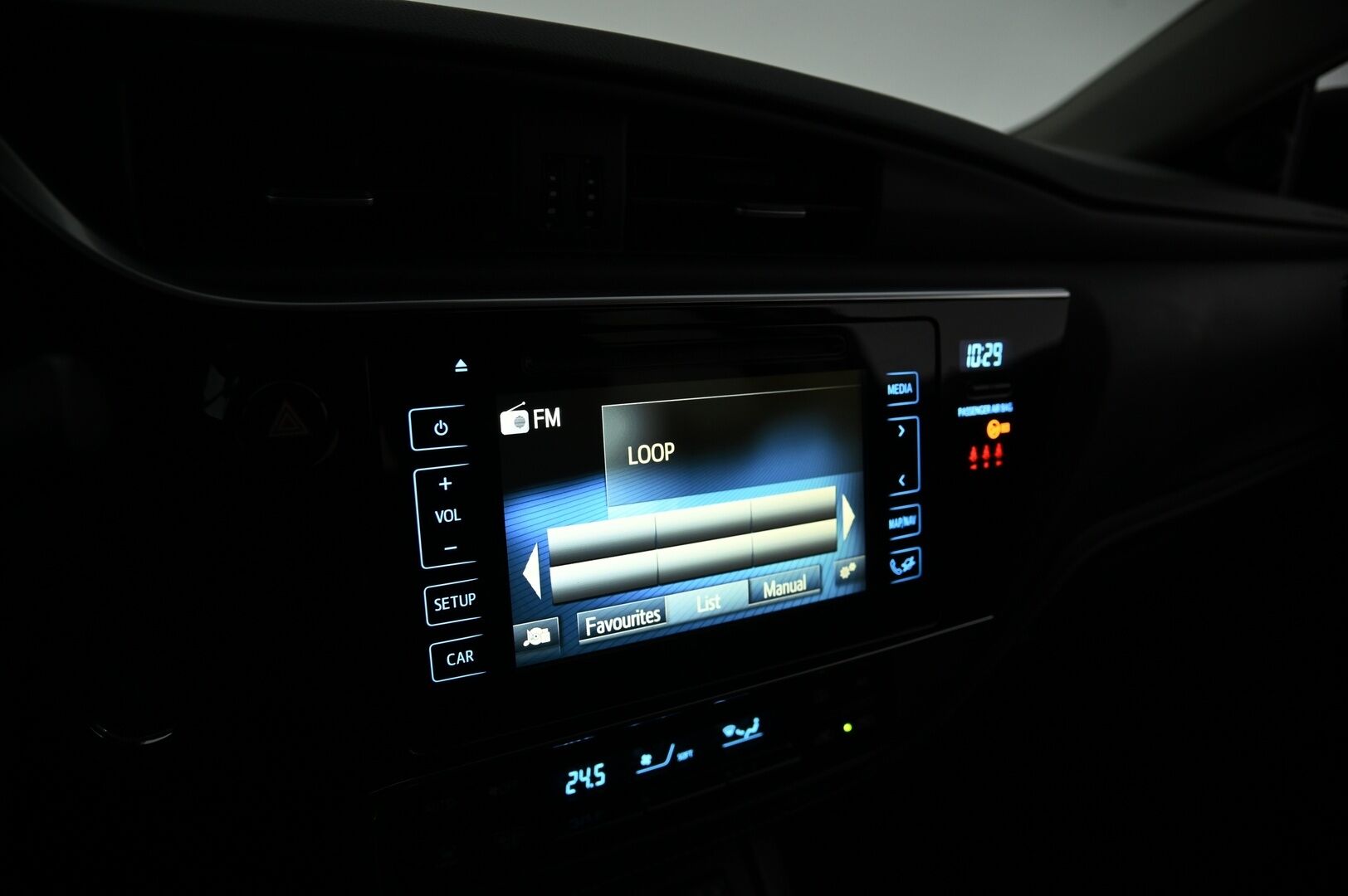 Toyota Auris 2019 Touring Sports 1,8 Hybrid Active Edition  **Peruutuskamera / Vakkari / Navi** - Taloudellinen ja luotettava farkku