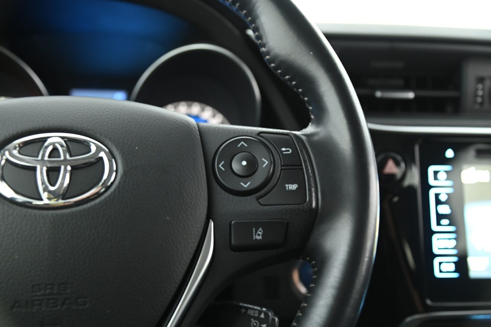 Toyota Auris 2019 Touring Sports 1,8 Hybrid Active Edition  **Peruutuskamera / Vakkari / Navi** - Taloudellinen ja luotettava farkku