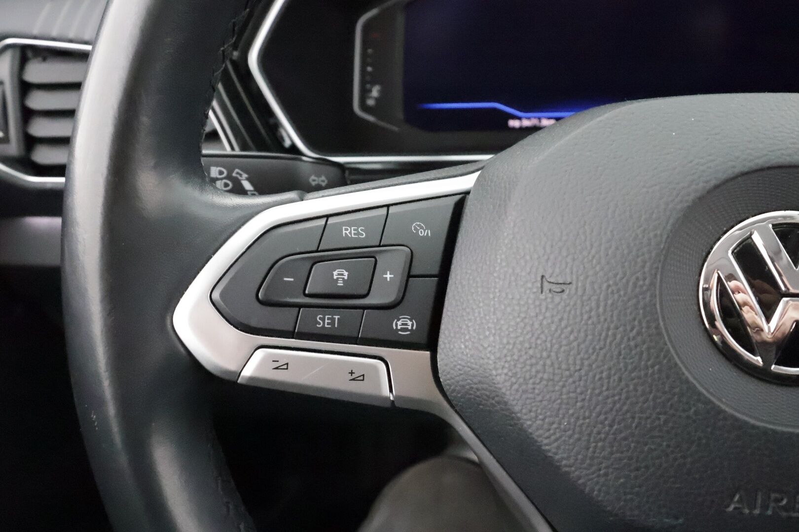 Volkswagen T-Cross 2019 Sport 1st Edition 1,0 TSI 85 kW (115 hv) DSG - |  ACC | LED | P.tutkat | Digimittaristo | Apple&Android | Suomi-auto | Kahdet Renkaat |