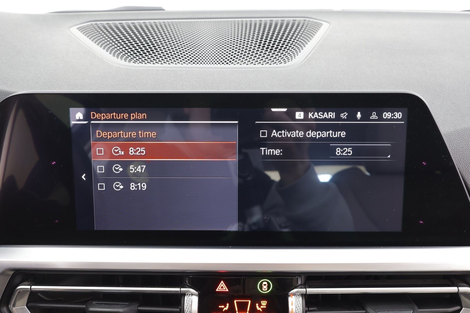 BMW 330 2019 G20 Sedan 330i A Launch Edition Sport * Vakkari / Webasto / Hifi / Kaarrevalot / Sporttinahat / Comfort Access / Navi * - Suomi-auto / Kahdet renkaat aluvanteilla / Himoittu Bronze metalliväri