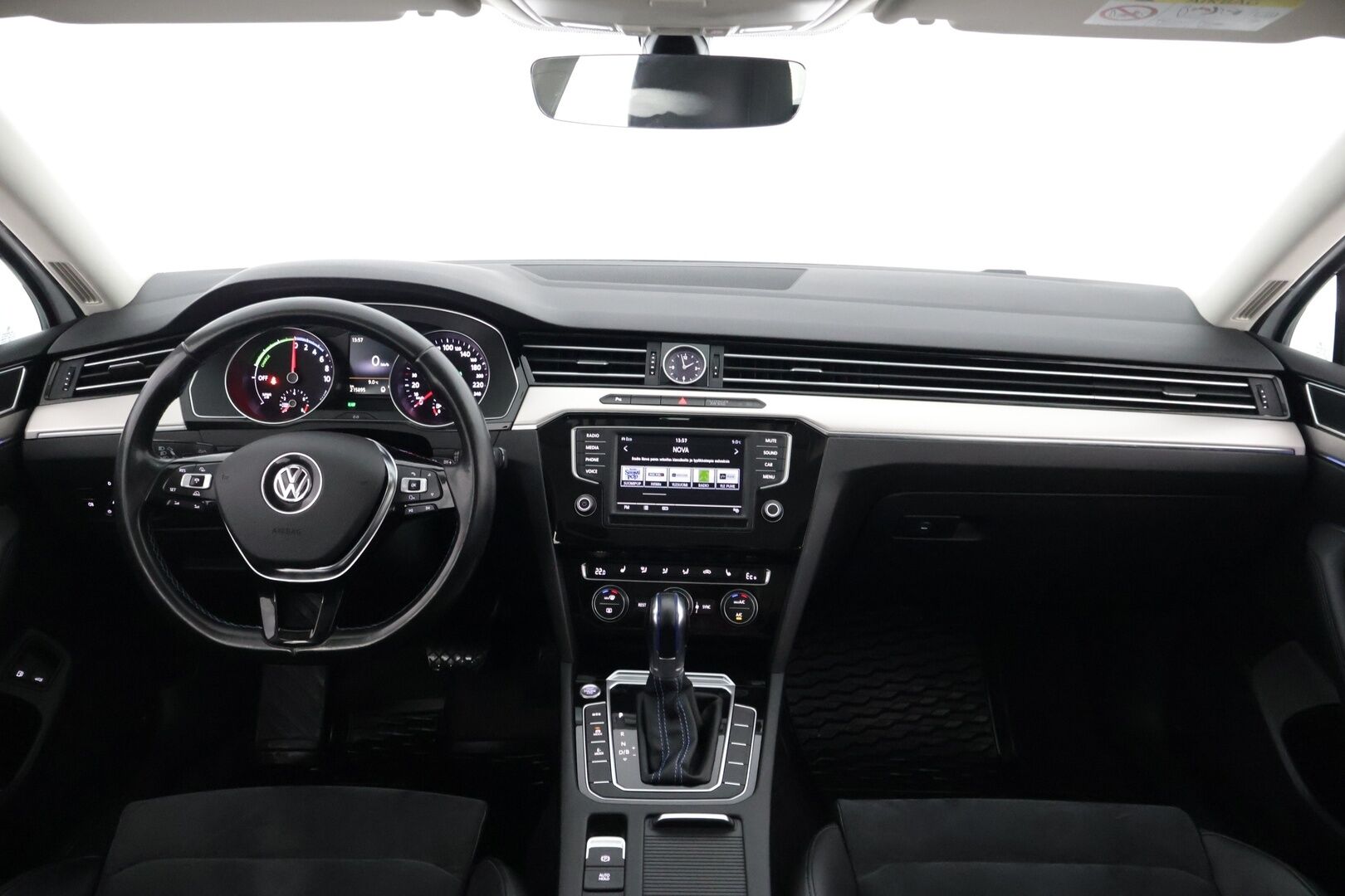 Volkswagen Passat 2016 Variant GTE Plug-In Hybrid 160 kW (218 hv) *ACC / P-Kamera / KeyLess / LED / Nahka-Alcantra / Sporttipenkit* - *Juuri katsastettu / 2x Renkaat*