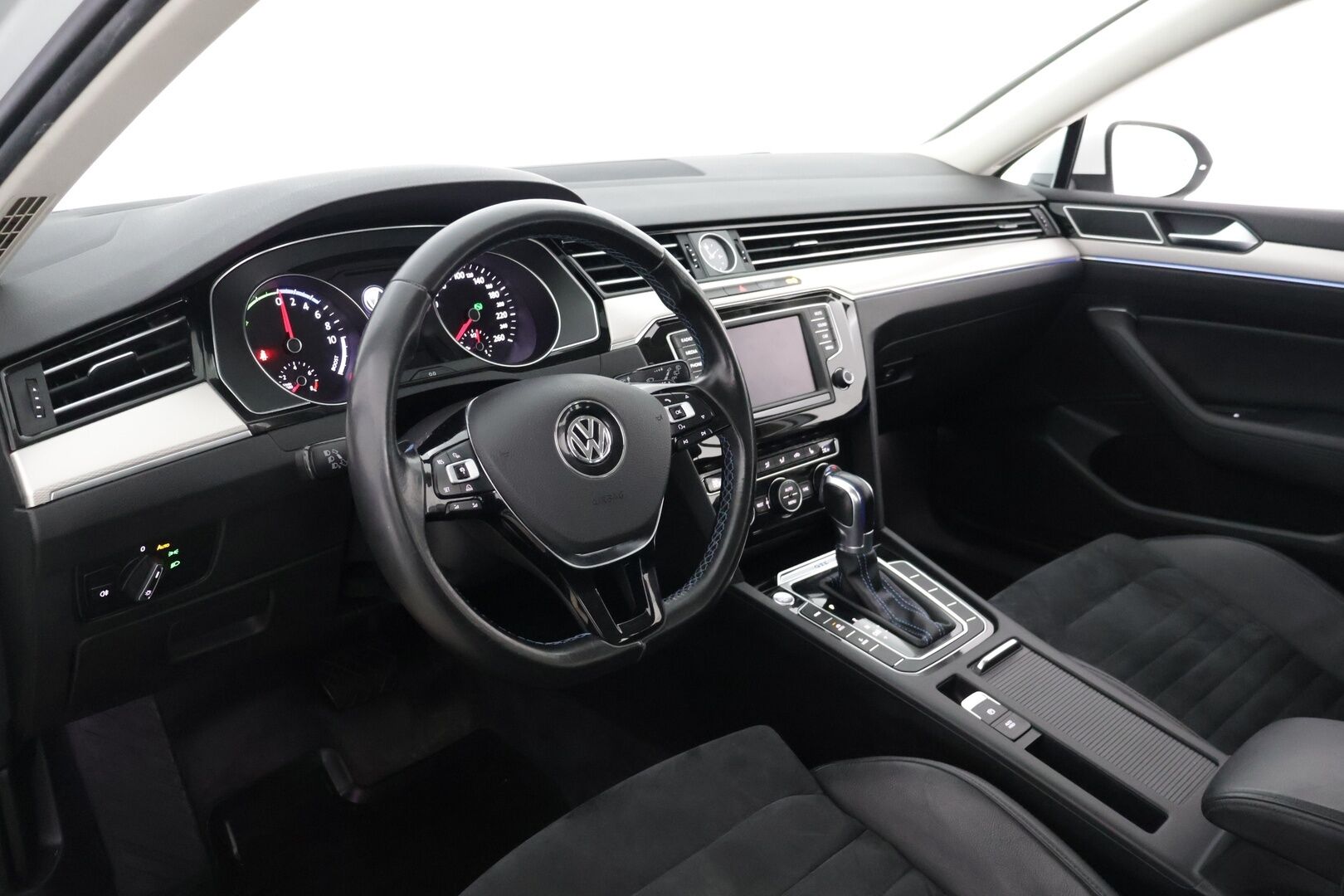 Volkswagen Passat 2016 Variant GTE Plug-In Hybrid 160 kW (218 hv) *ACC / P-Kamera / KeyLess / LED / Nahka-Alcantra / Sporttipenkit* - *Juuri katsastettu / 2x Renkaat*