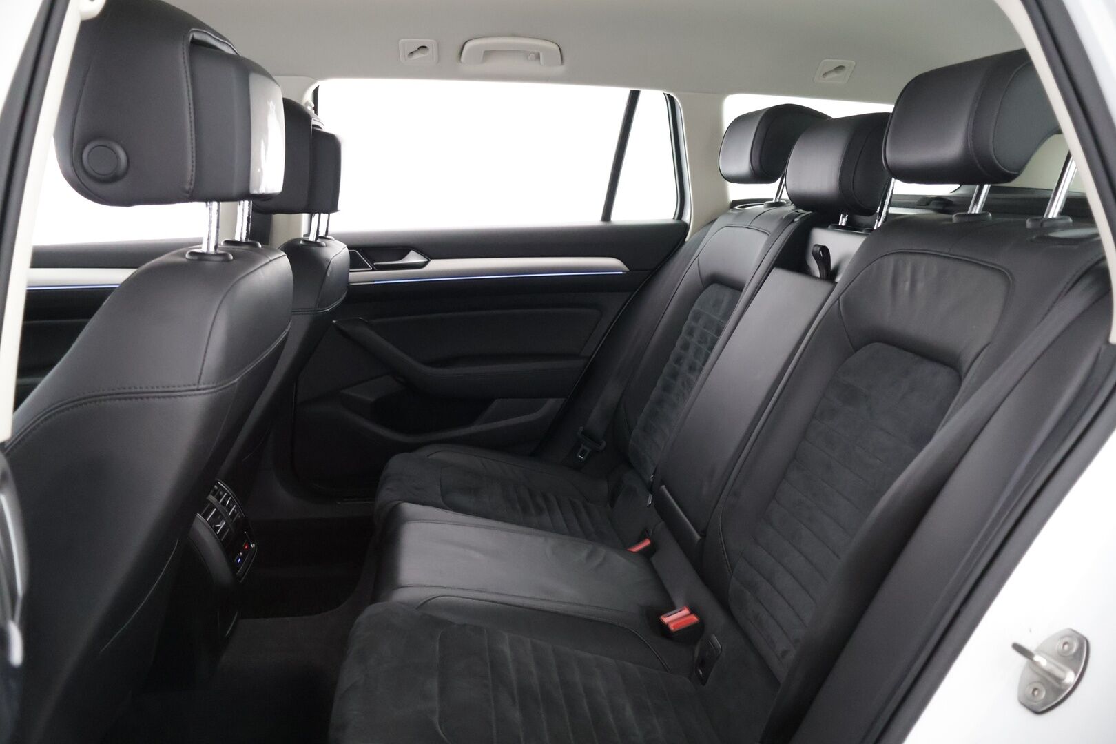 Volkswagen Passat 2016 Variant GTE Plug-In Hybrid 160 kW (218 hv) *ACC / P-Kamera / KeyLess / LED / Nahka-Alcantra / Sporttipenkit* - *Juuri katsastettu / 2x Renkaat*