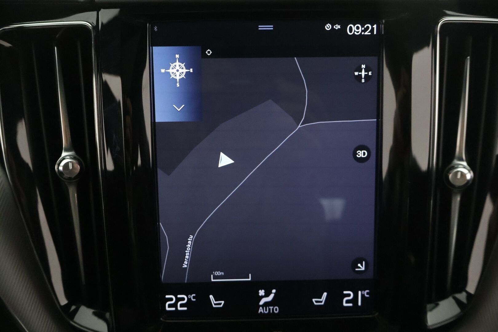 Volvo XC60 2019 T8 AWD R-Design aut * Harman&Kardon / Koukku / Adapt.vakkari / KeyLess / Kamera / Muistipenkki / Full-LED / Panoraama - 3,99 % KORKOTARJOUS TÄHÄN AUTOON - Akkutesti AVILOO 87/100! Kovilla varusteilla hyvin pidetty yksilö tarjolla!