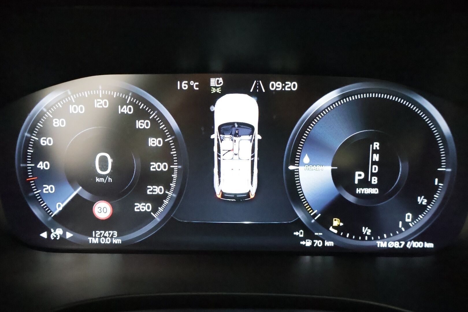 Volvo XC60 2019 T8 AWD R-Design aut * Harman&Kardon / Koukku / Adapt.vakkari / KeyLess / Kamera / Muistipenkki / Full-LED / Panoraama - 3,99 % KORKOTARJOUS TÄHÄN AUTOON - Akkutesti AVILOO 87/100! Kovilla varusteilla hyvin pidetty yksilö tarjolla!